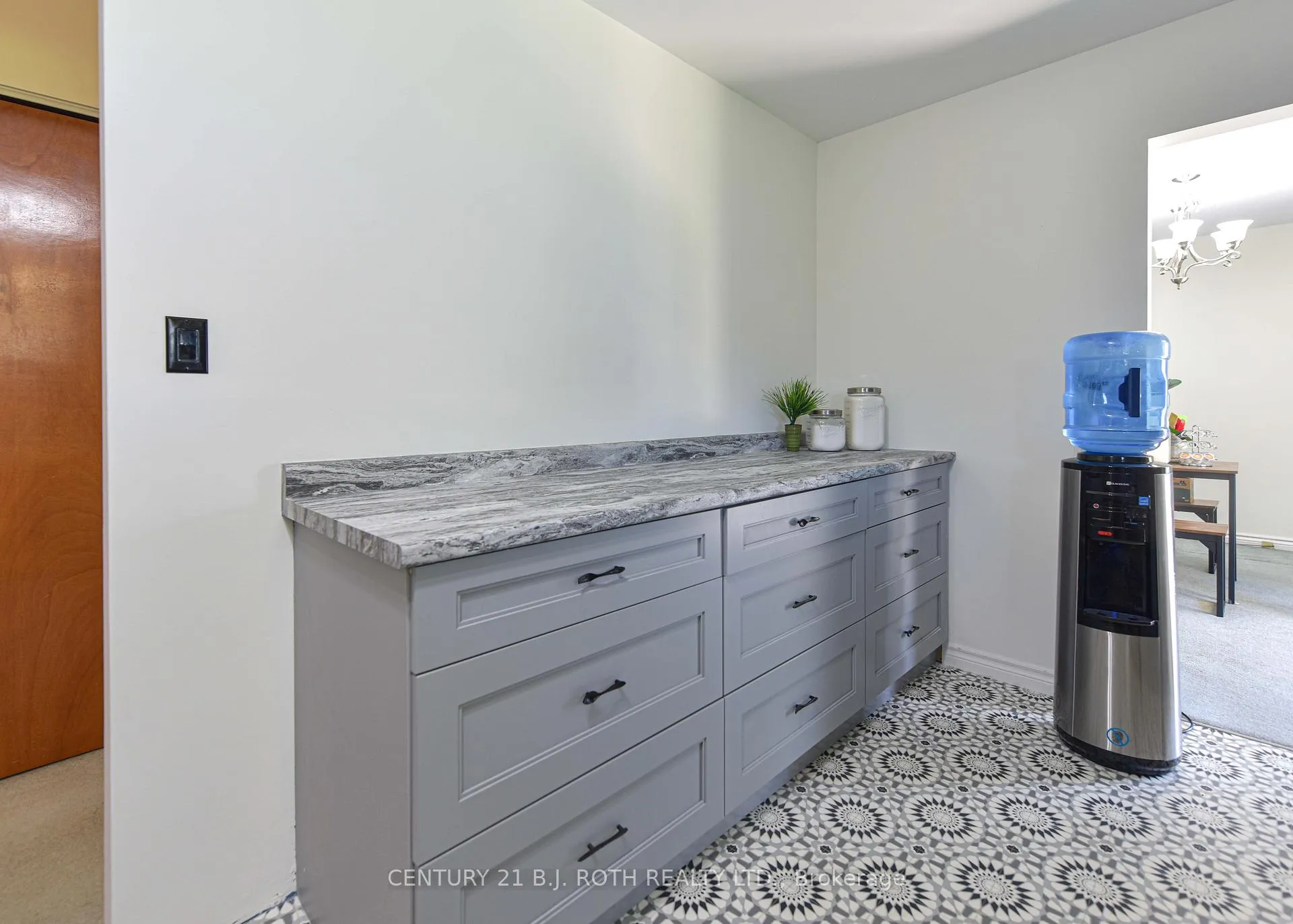 Photo 9 of 123 Wellington Street, Ramara, Atherley — HOMEH
