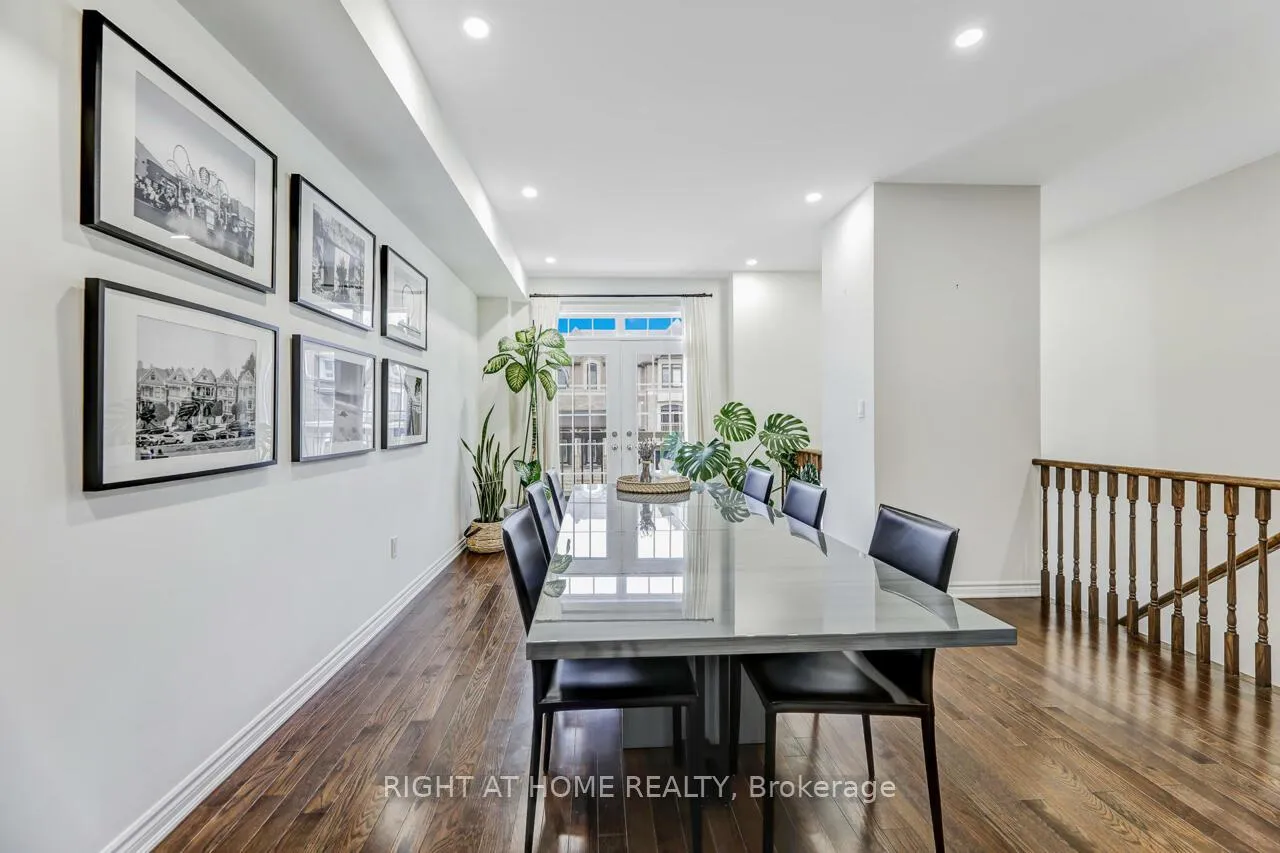 Photo 2 of 30 Farooq Boulevard, Vaughan, Vellore Village — HOMEH
