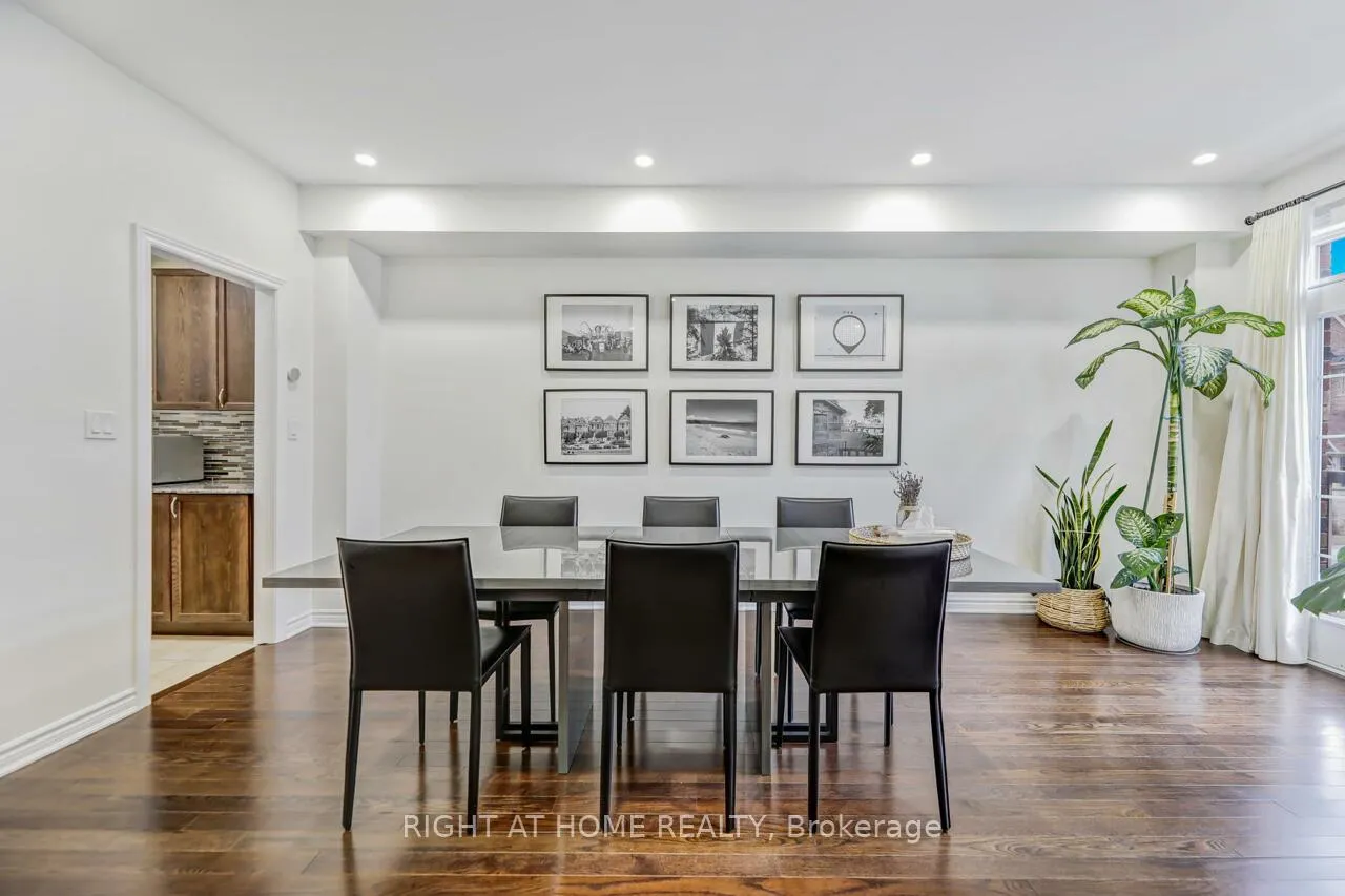Photo 4 of 30 Farooq Boulevard, Vaughan, Vellore Village — HOMEH