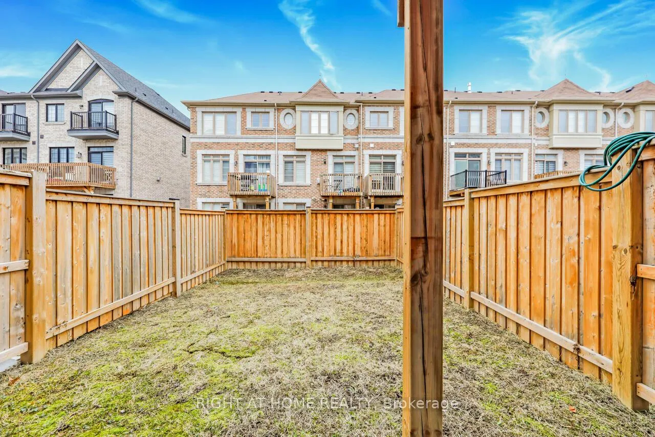 Photo 29 of 30 Farooq Boulevard, Vaughan, Vellore Village — HOMEH