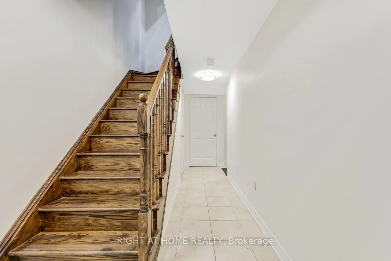 Photo 31 of 30 Farooq Boulevard, Vaughan, Vellore Village — HOMEH