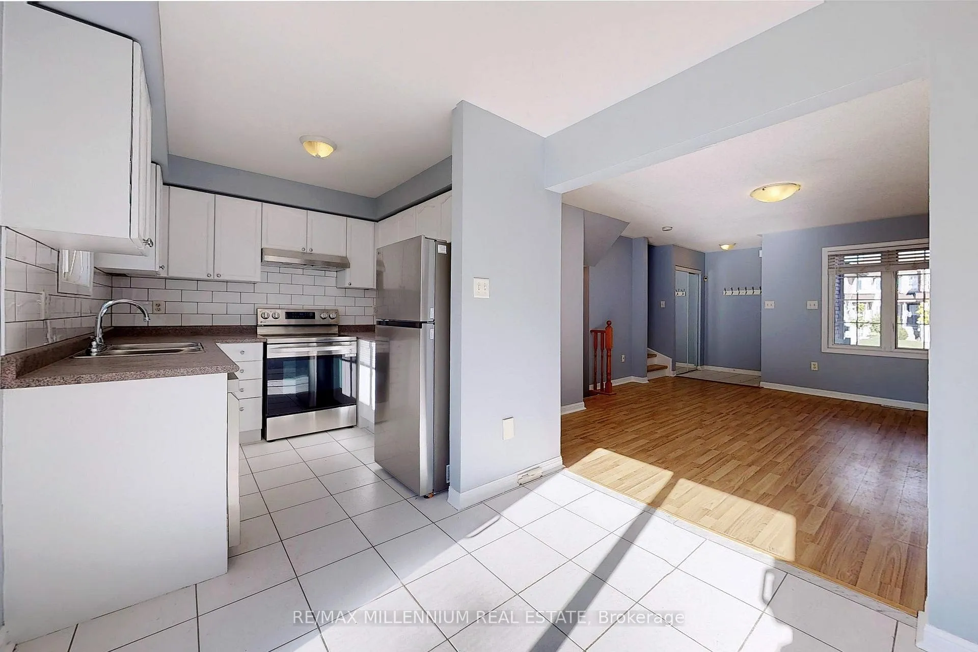 Photo 10 of 20 Coleman Drive, Barrie, 400 West — HOMEH