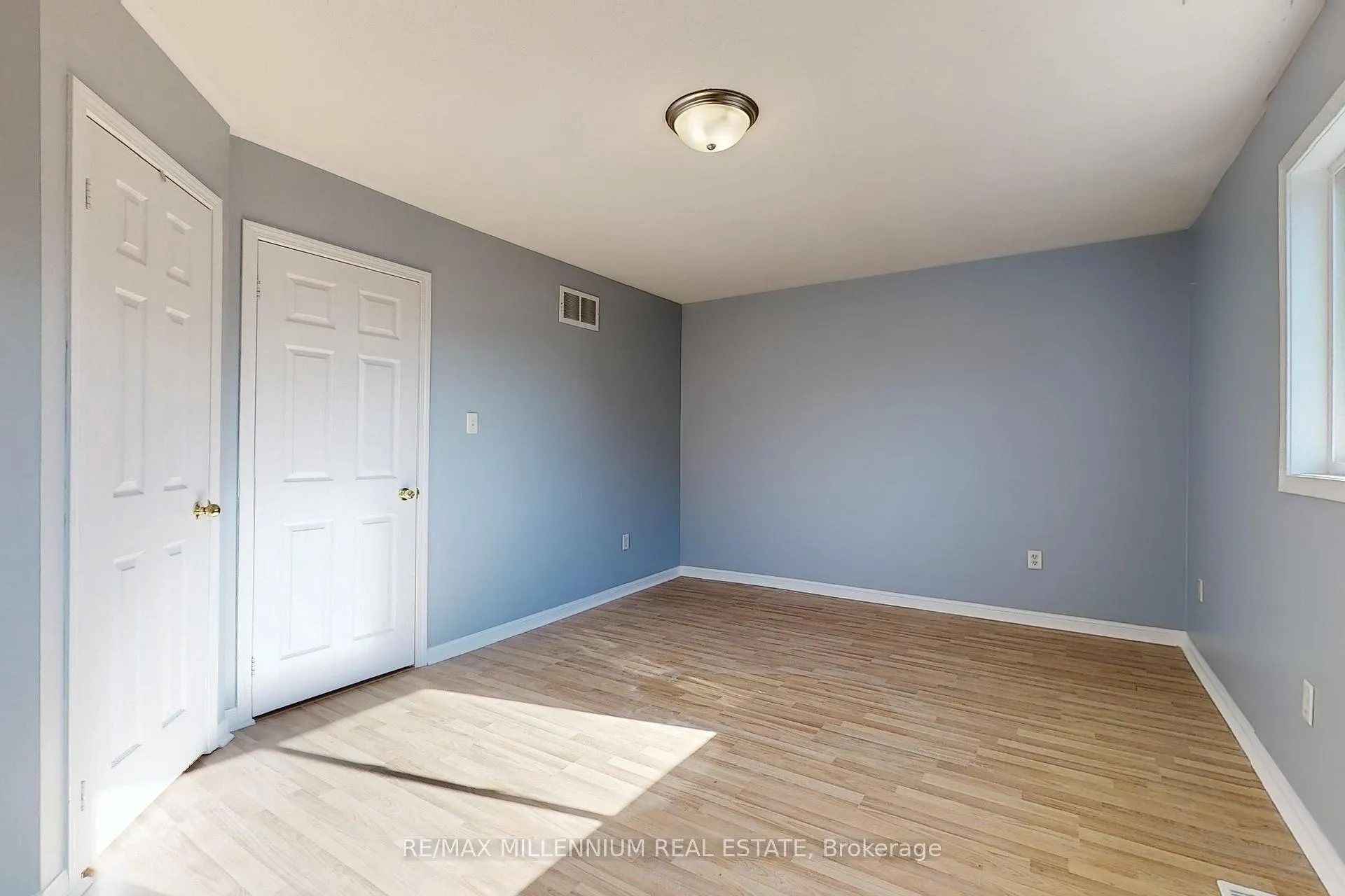 Photo 14 of 20 Coleman Drive, Barrie, 400 West — HOMEH