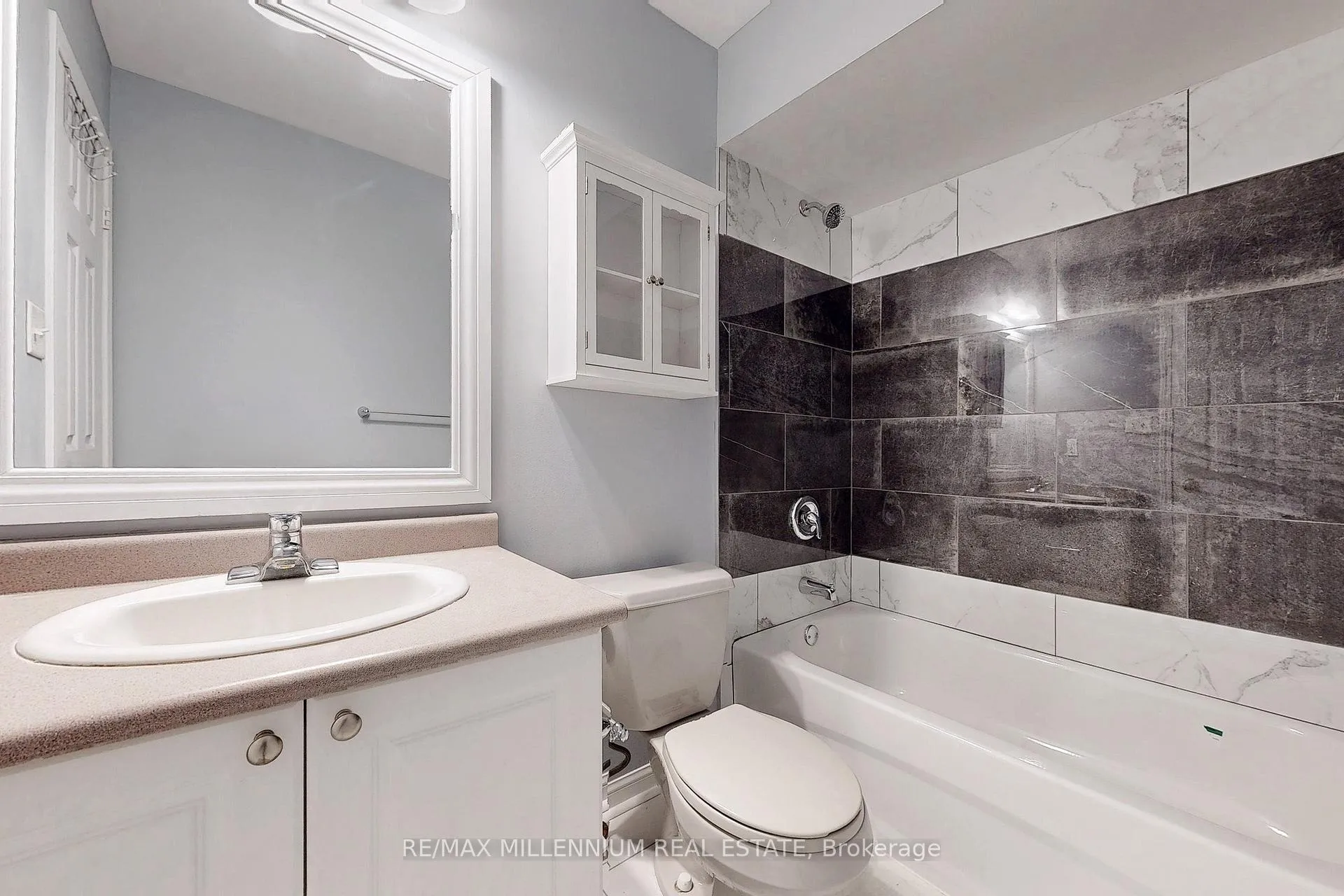Photo 21 of 20 Coleman Drive, Barrie, 400 West — HOMEH