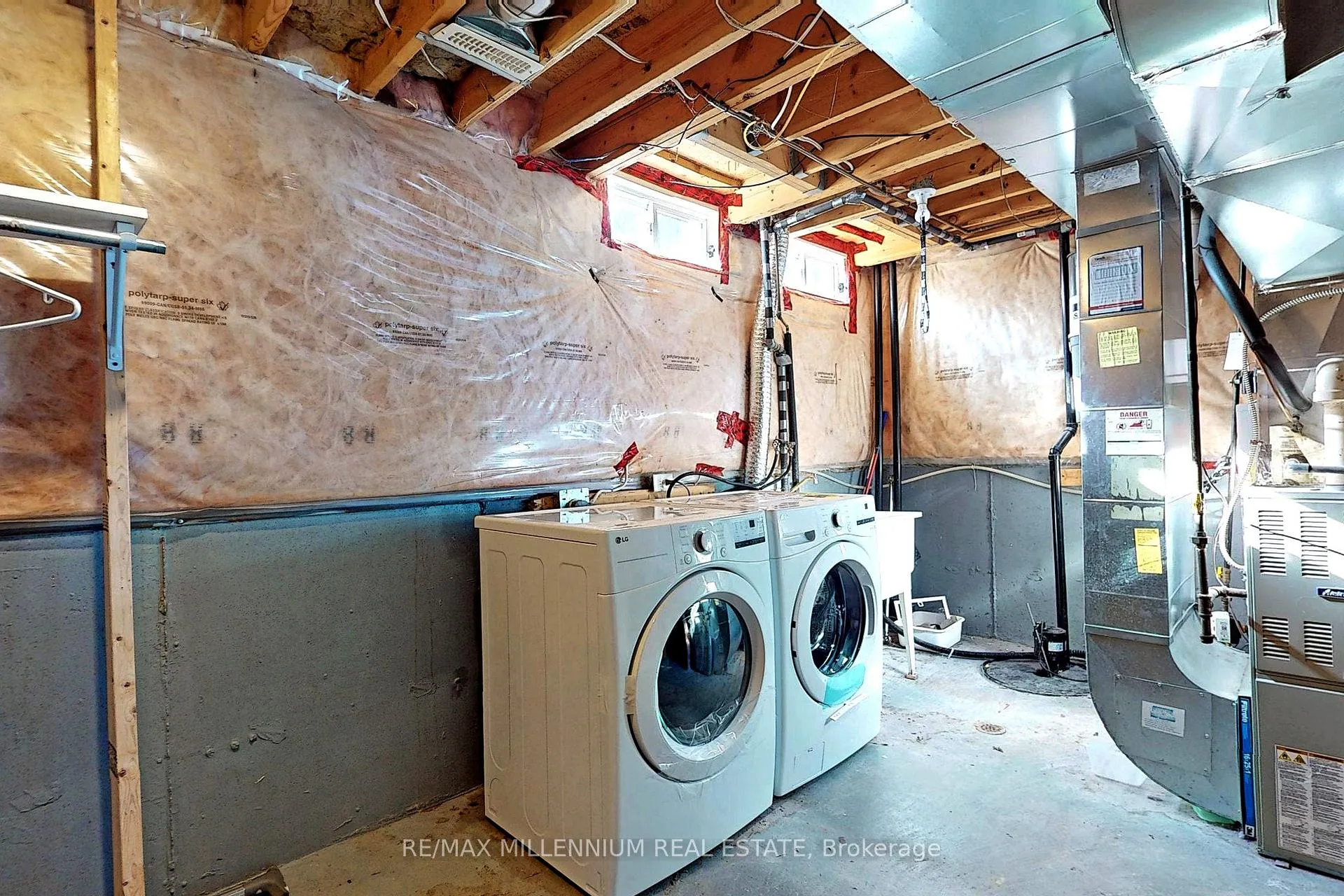 Photo 23 of 20 Coleman Drive, Barrie, 400 West — HOMEH