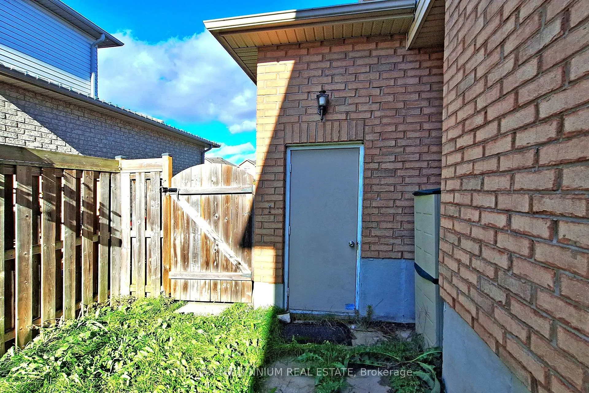 Photo 29 of 20 Coleman Drive, Barrie, 400 West — HOMEH