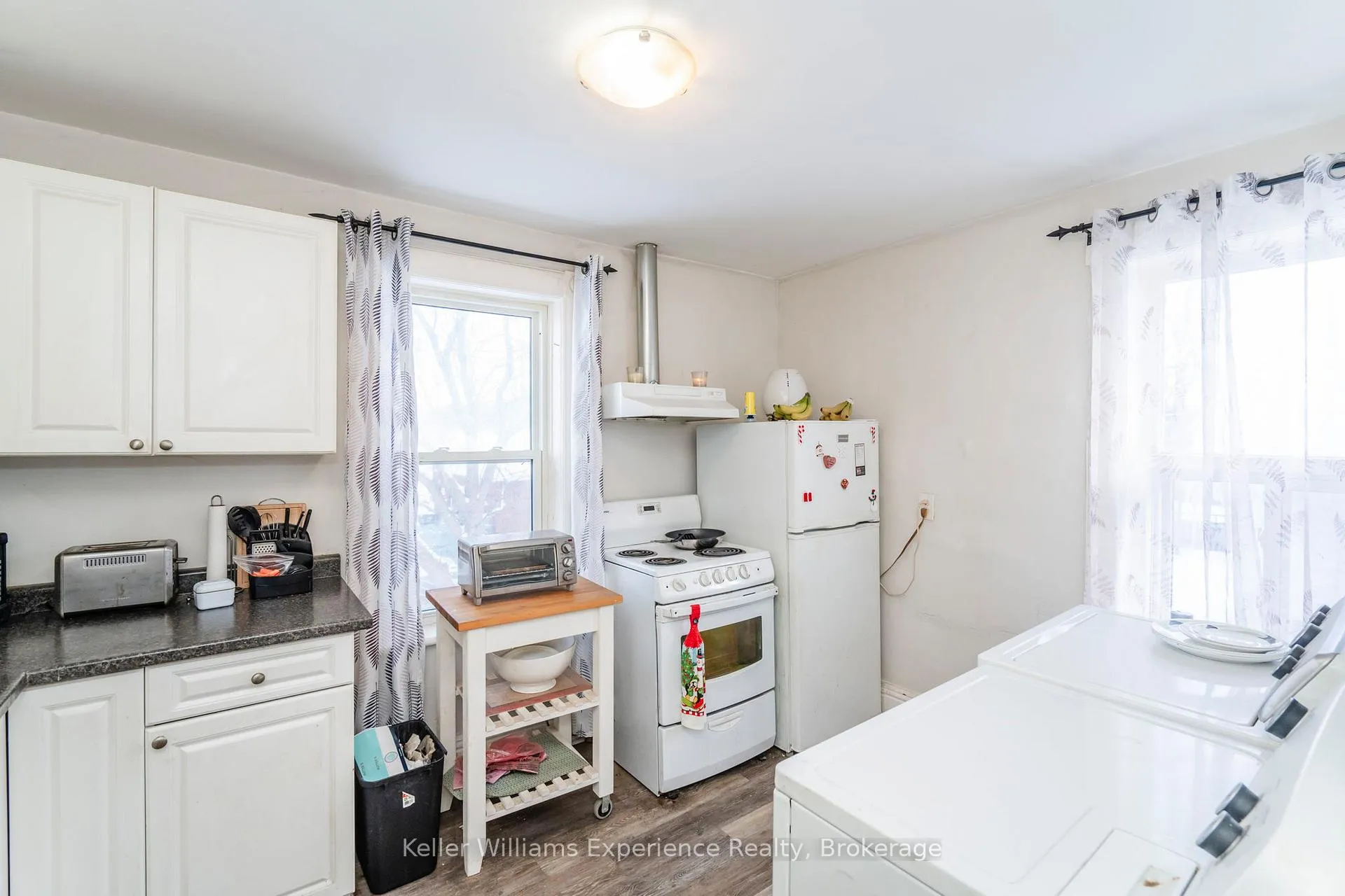 Photo 8 of 543 Nelson Street, Midland — HOMEH