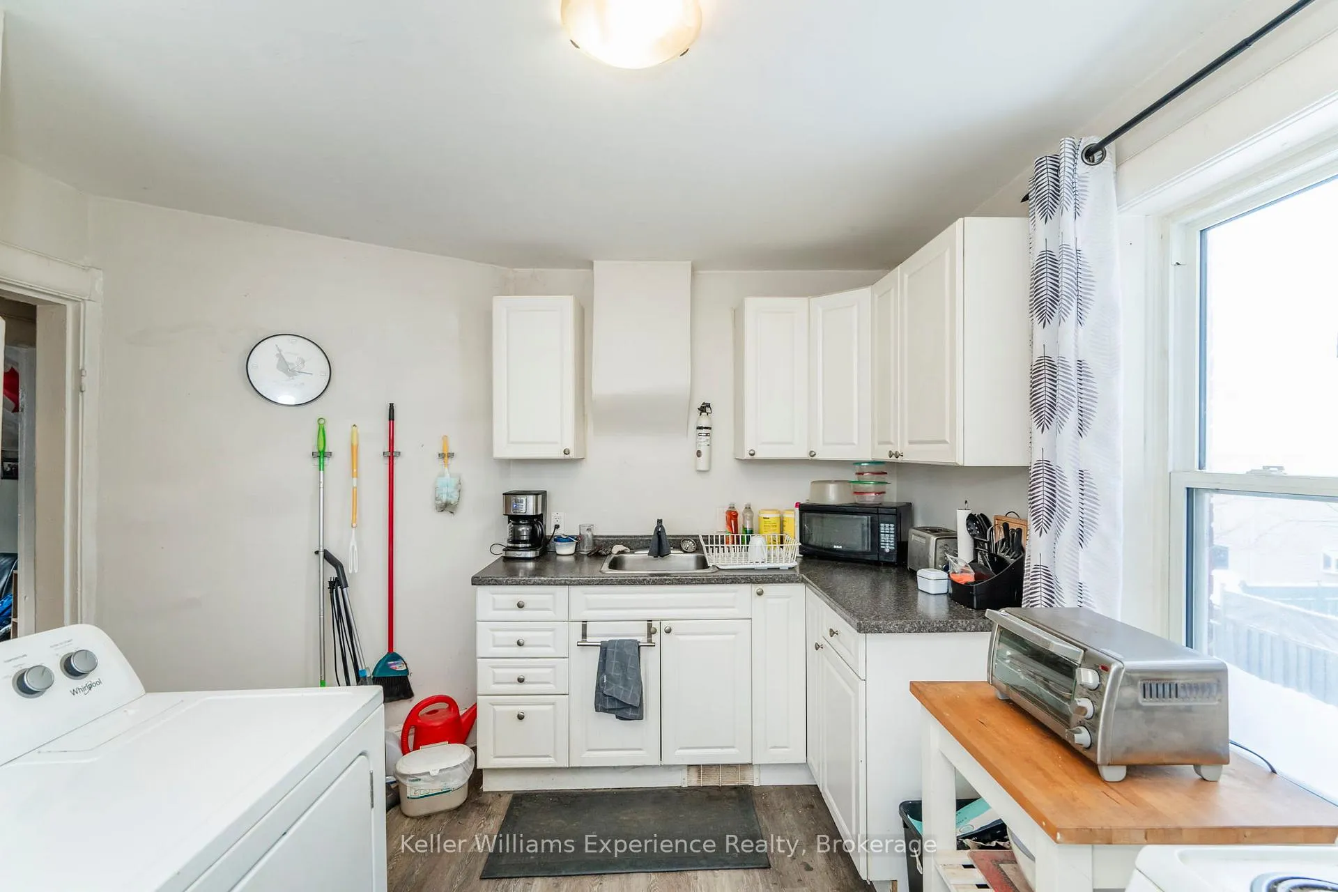 Photo 9 of 543 Nelson Street, Midland — HOMEH