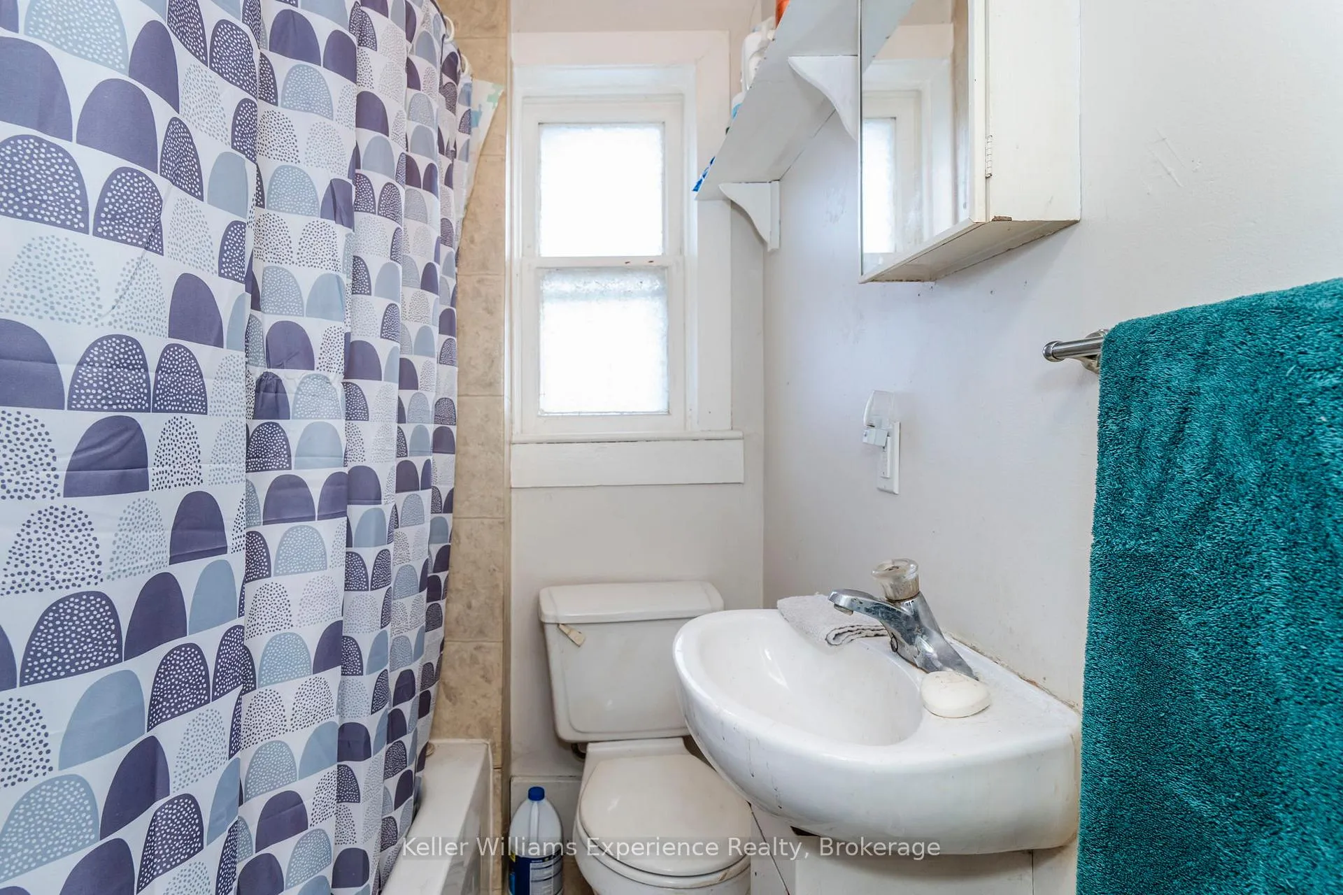 Photo 12 of 543 Nelson Street, Midland — HOMEH