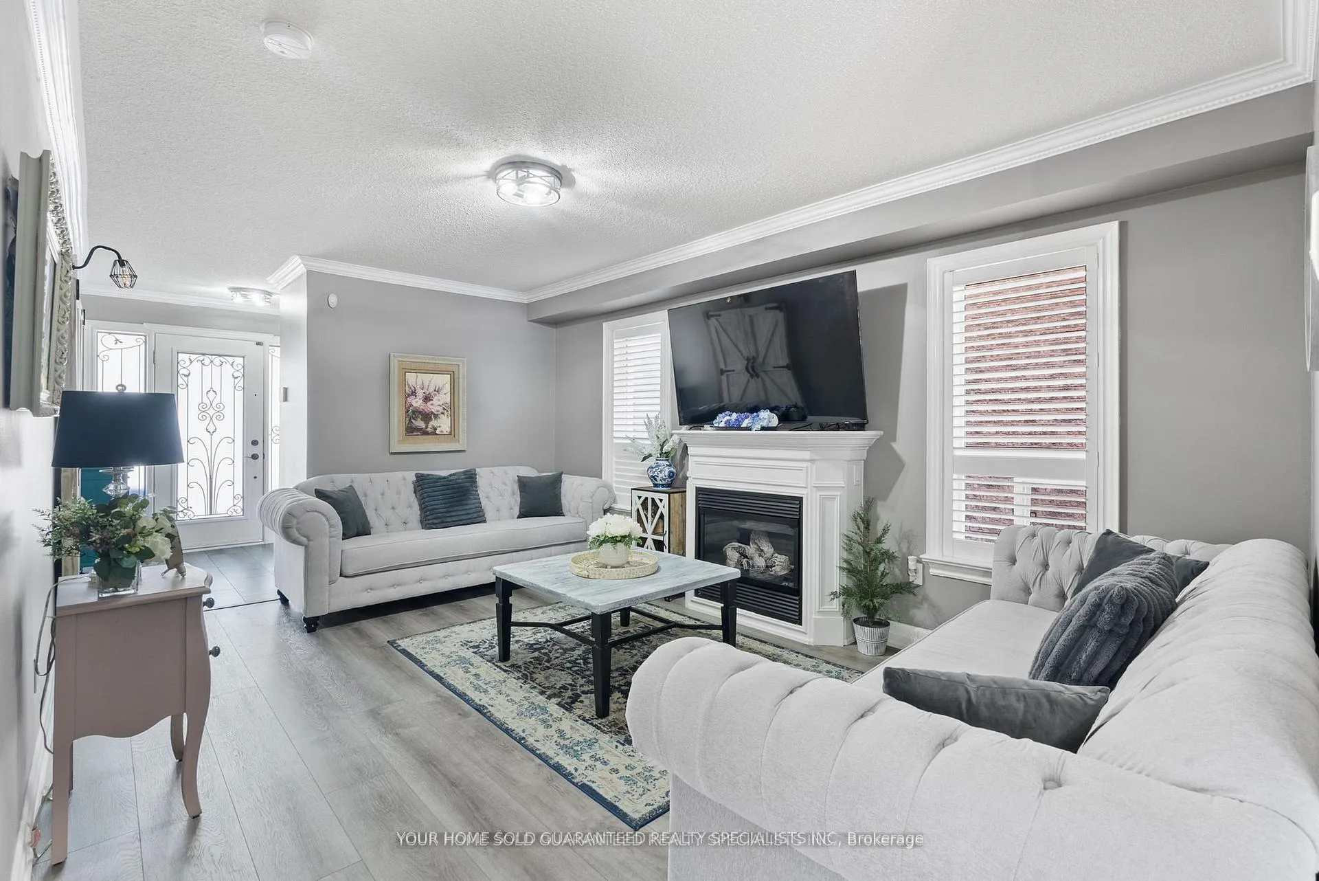 Photo 4 of 77 Beaverbrook Crescent, Vaughan, Maple — HOMEH