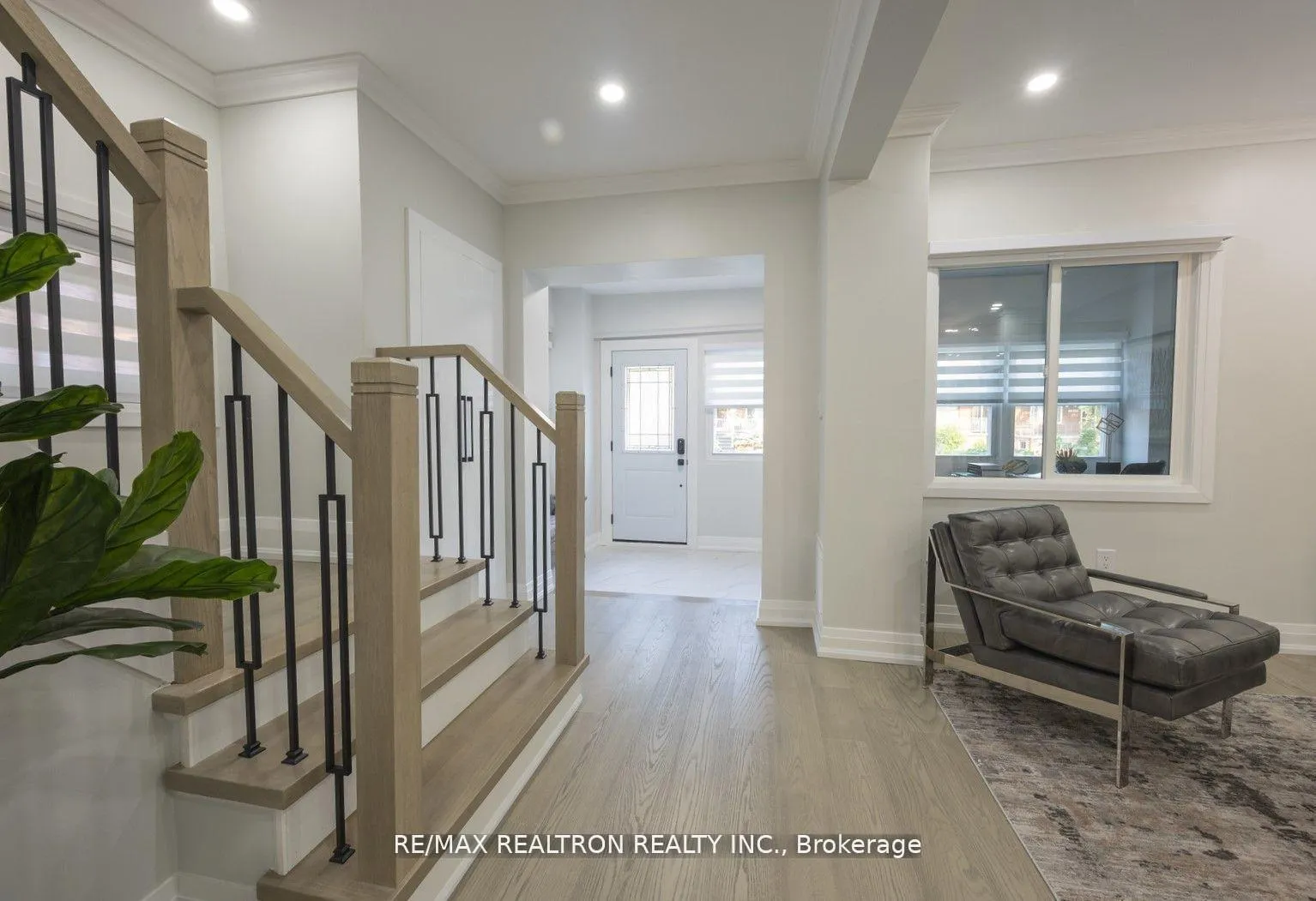 Photo 3 of 376 Northcliffe Boulevard, Toronto, Oakwood Village — HOMEH