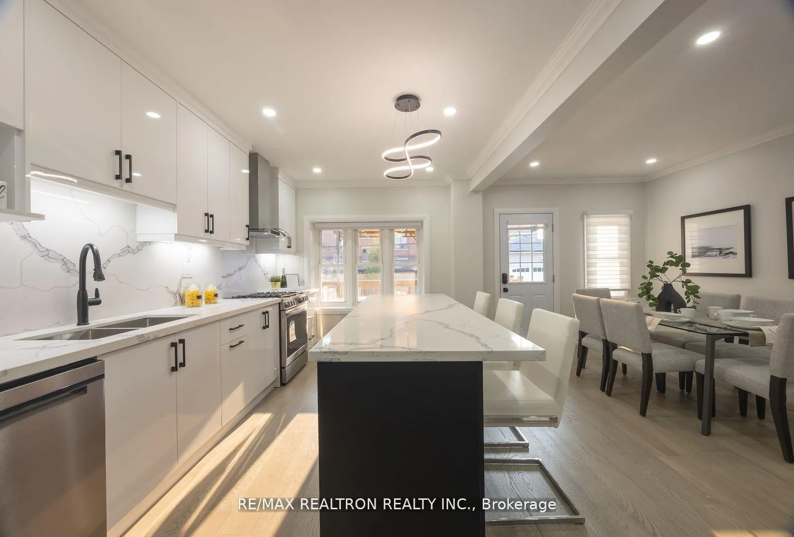 Photo 11 of 376 Northcliffe Boulevard, Toronto, Oakwood Village — HOMEH