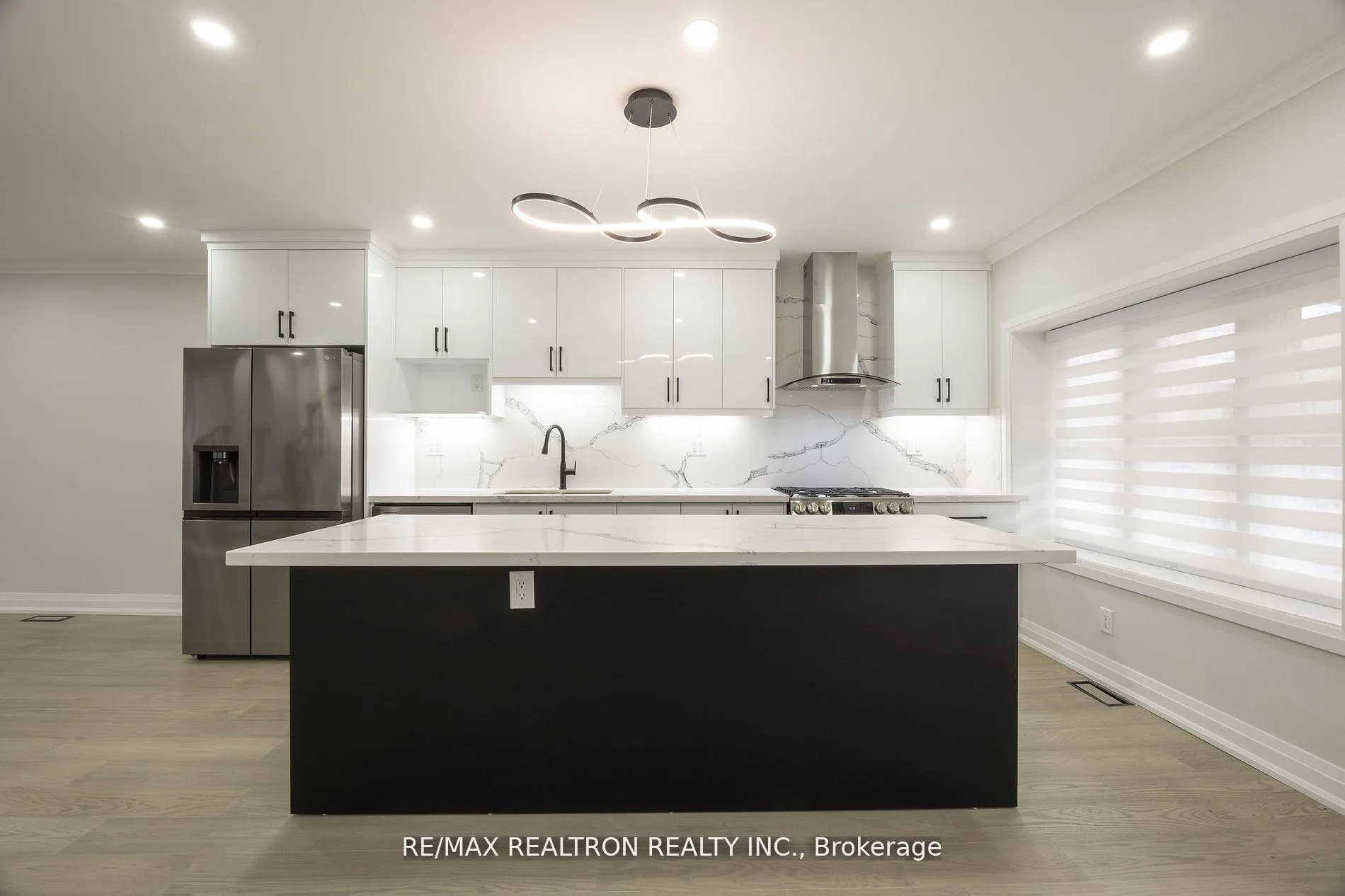 Photo 12 of 376 Northcliffe Boulevard, Toronto, Oakwood Village — HOMEH