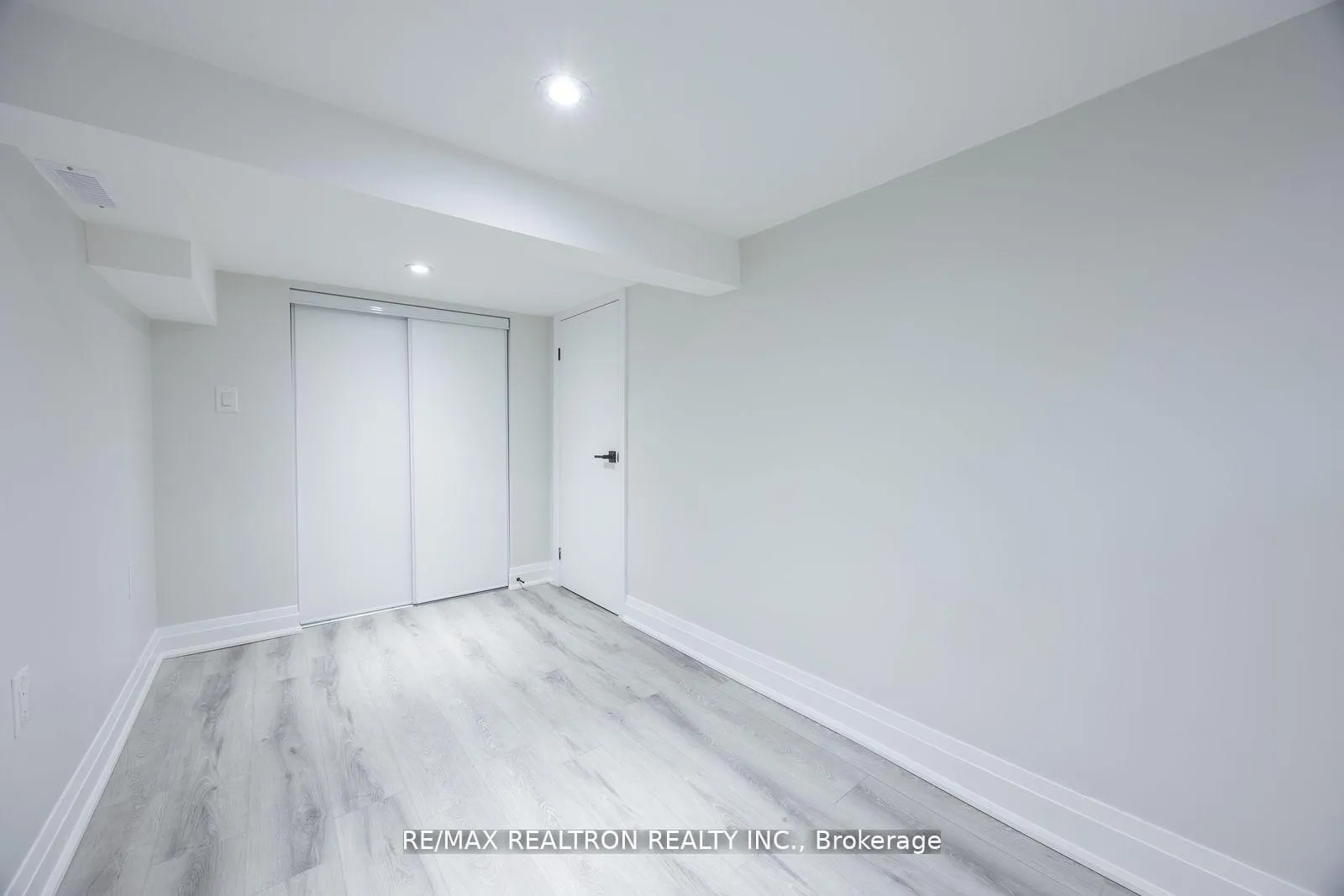 Photo 34 of 376 Northcliffe Boulevard, Toronto, Oakwood Village — HOMEH