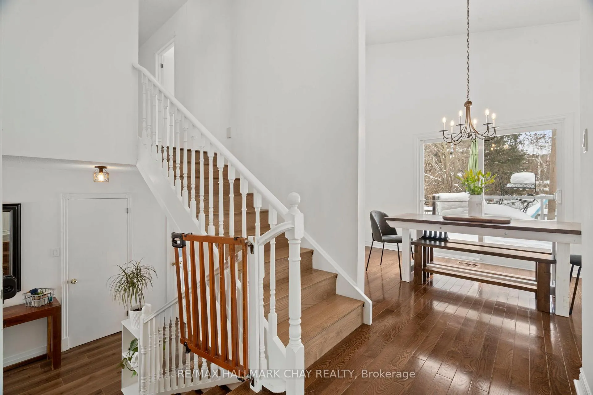 Photo 9 of 2 Maplecrest Road, Springwater, Midhurst — HOMEH