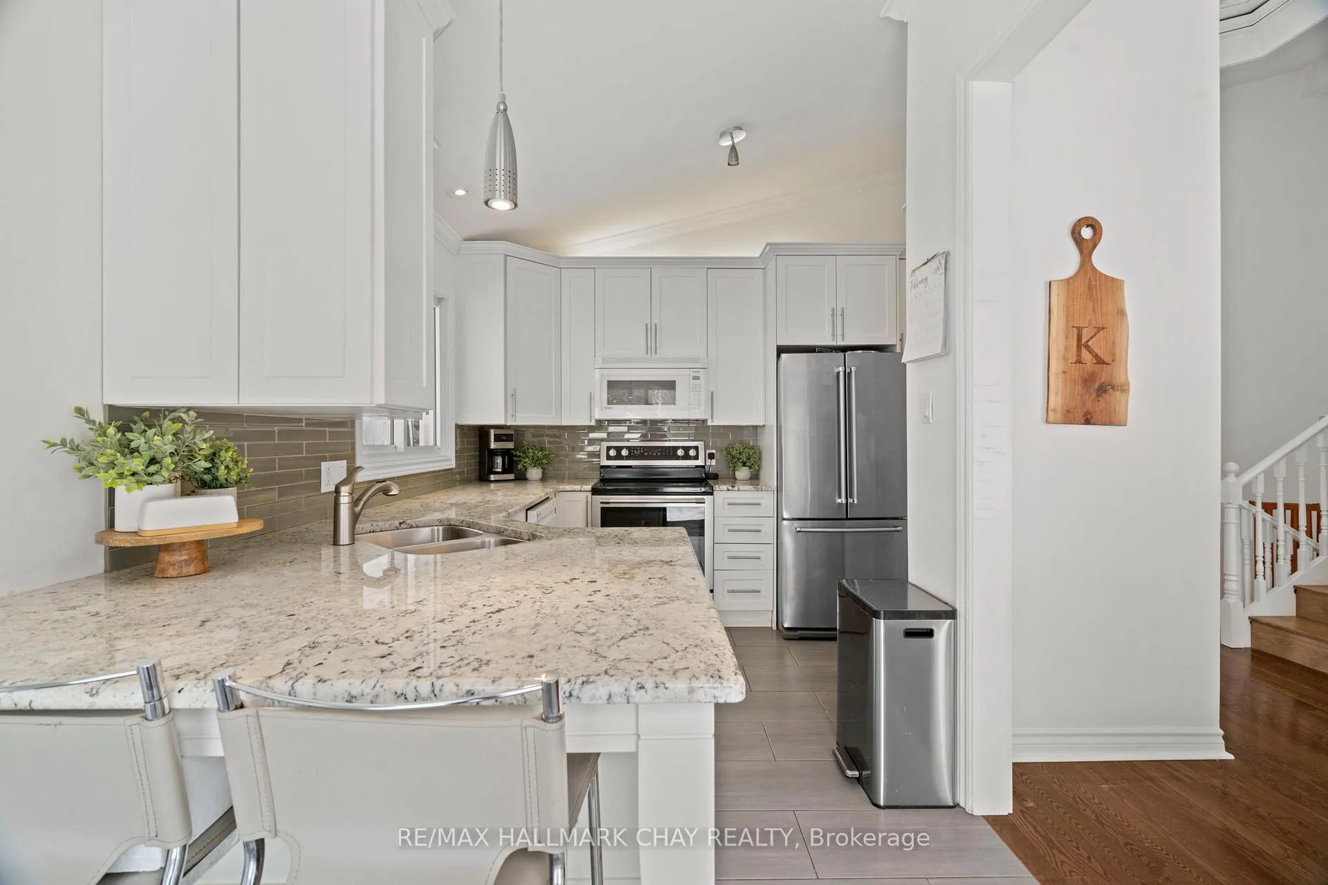Photo 14 of 2 Maplecrest Road, Springwater, Midhurst — HOMEH