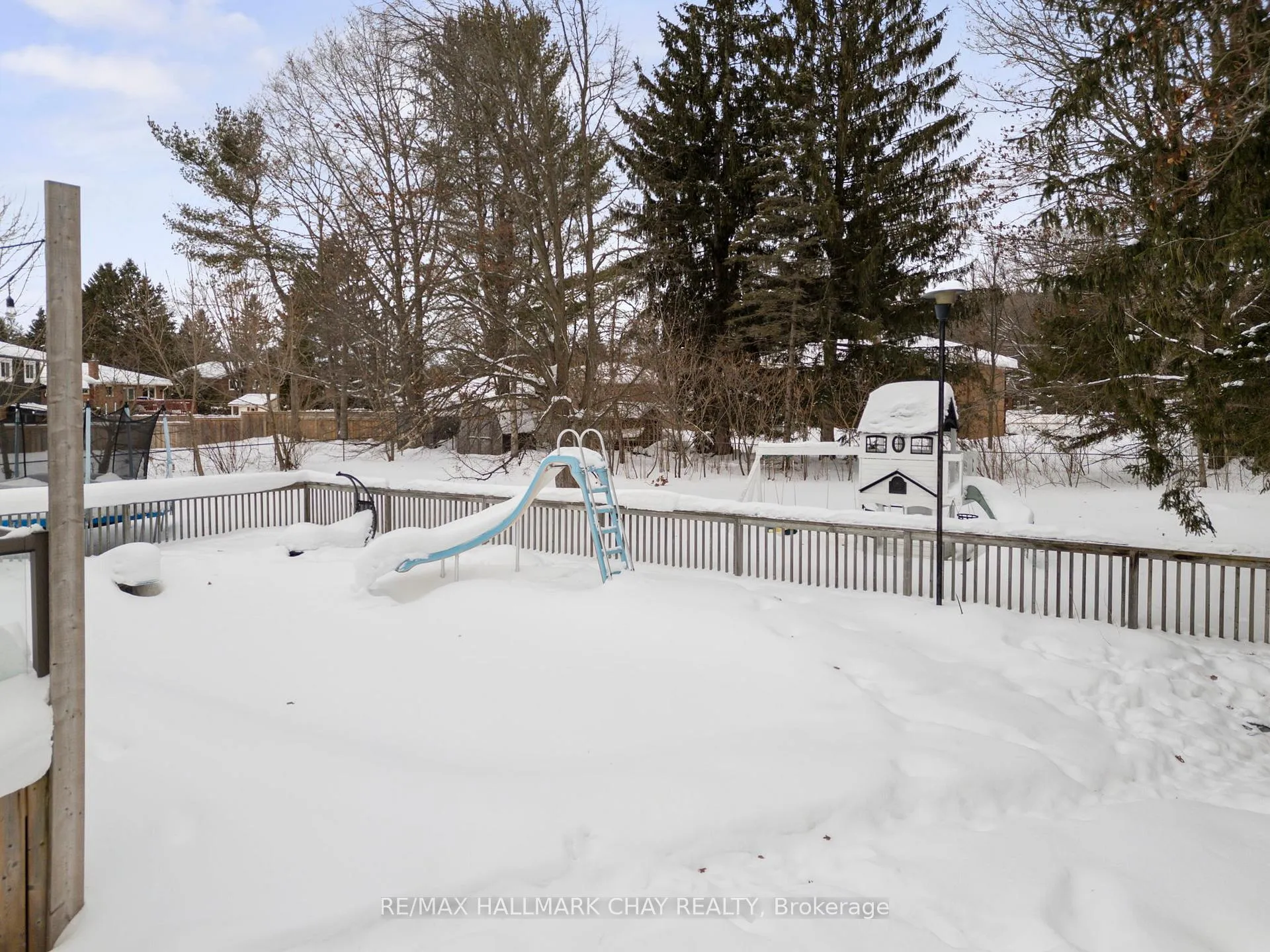 Photo 30 of 2 Maplecrest Road, Springwater, Midhurst — HOMEH