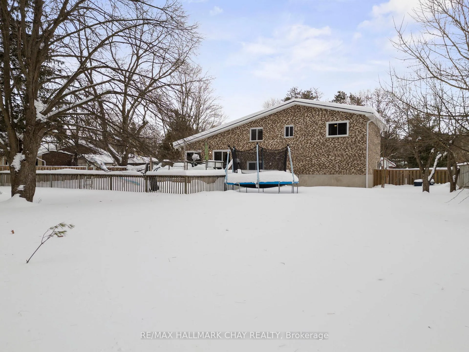 Photo 31 of 2 Maplecrest Road, Springwater, Midhurst — HOMEH