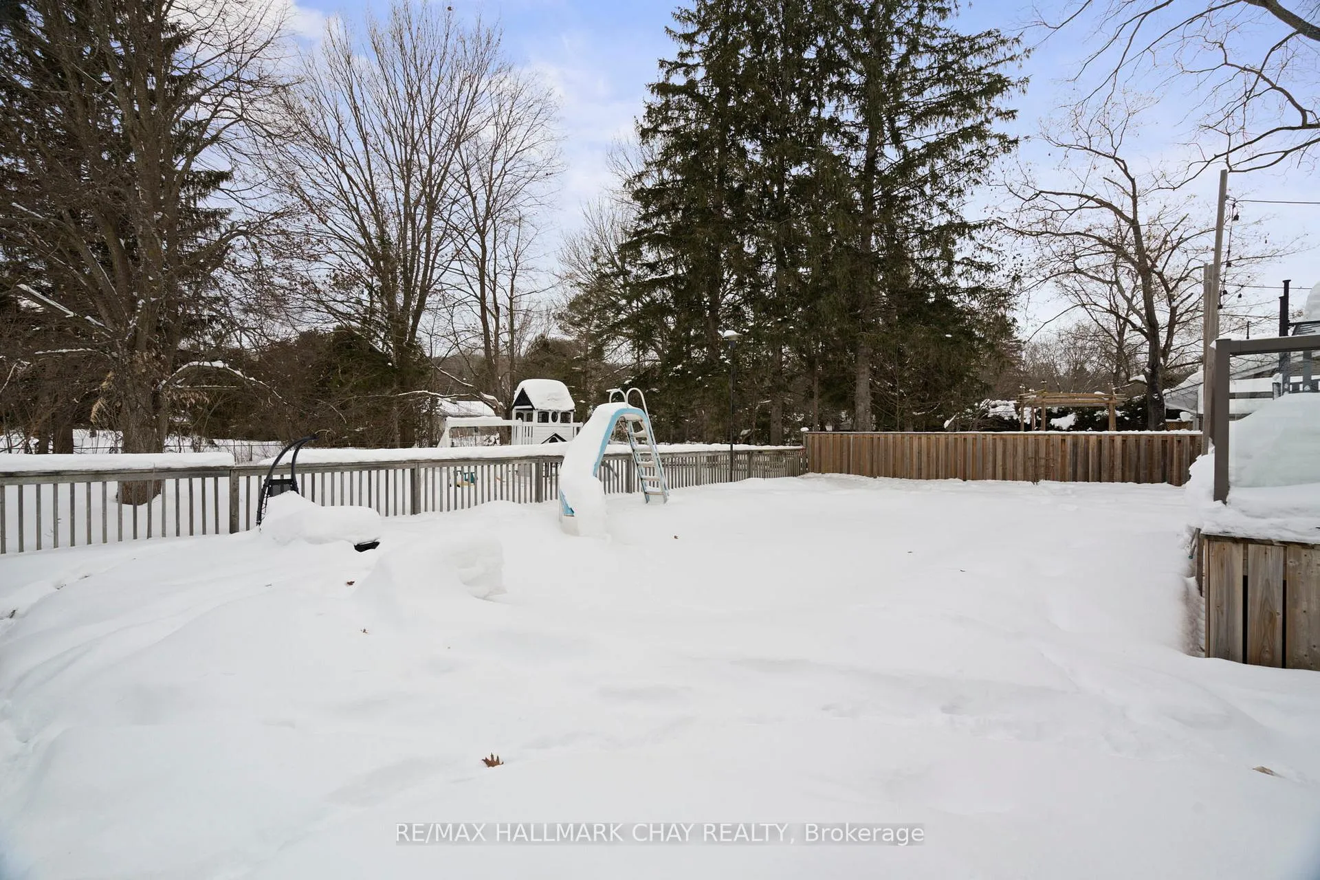 Photo 33 of 2 Maplecrest Road, Springwater, Midhurst — HOMEH