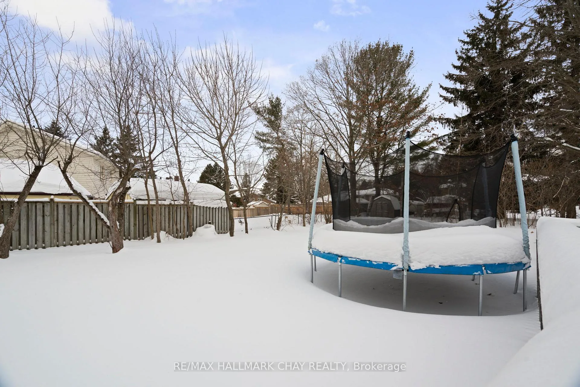 Photo 34 of 2 Maplecrest Road, Springwater, Midhurst — HOMEH