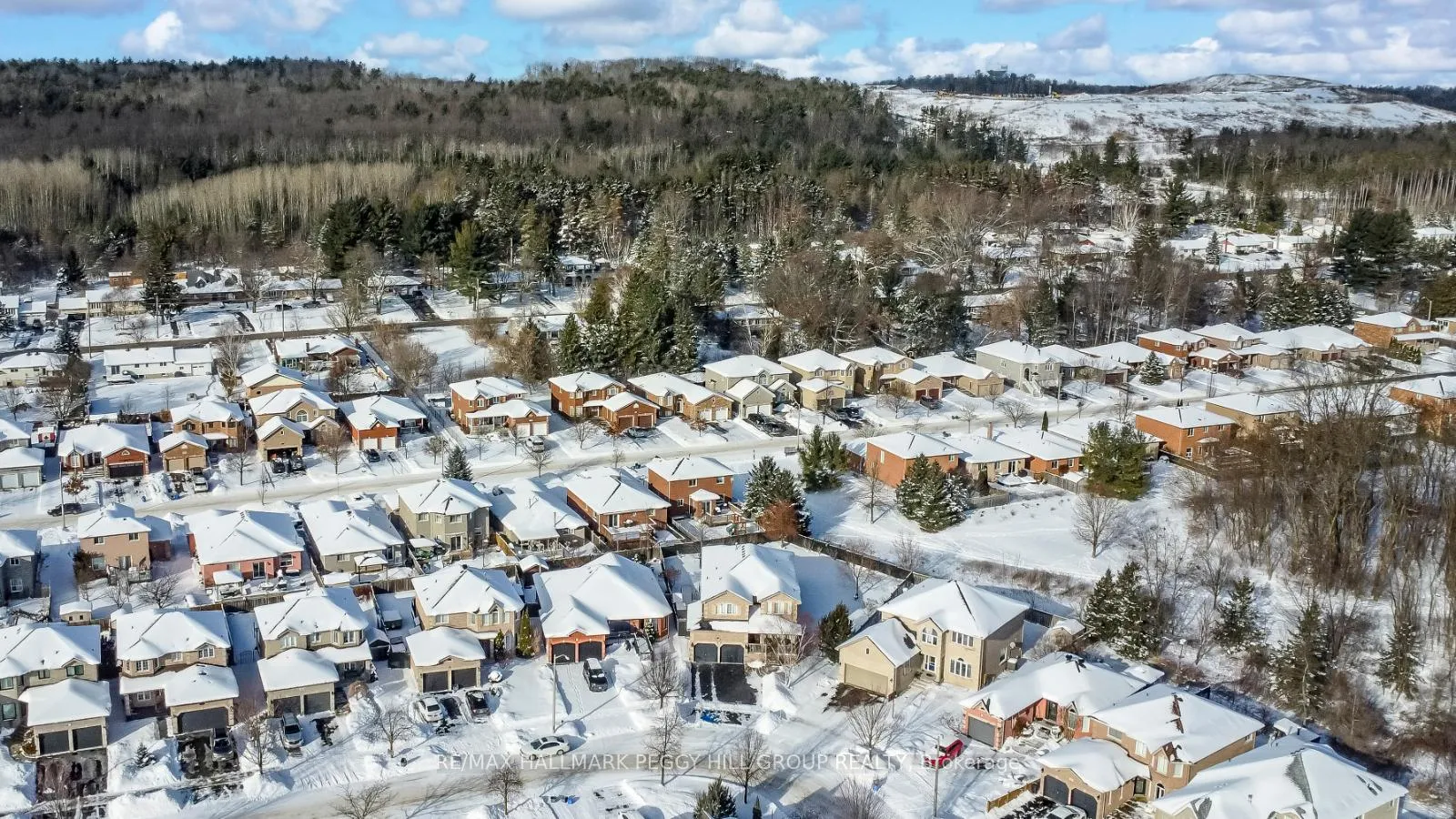 Photo 2 of 89 Knupp Road, Barrie, Edgehill Drive — HOMEH