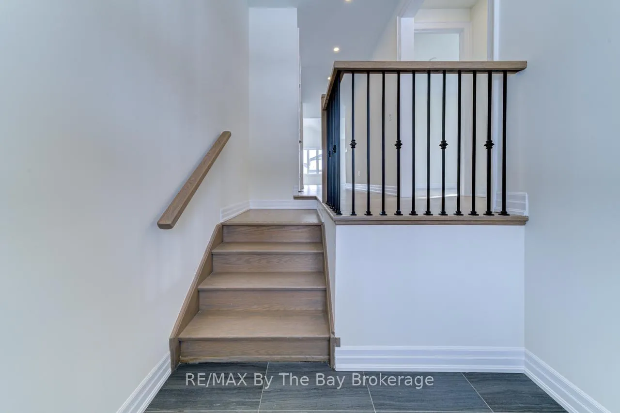 Photo 2 of 190 Mapleside Drive, Wasaga Beach — HOMEH