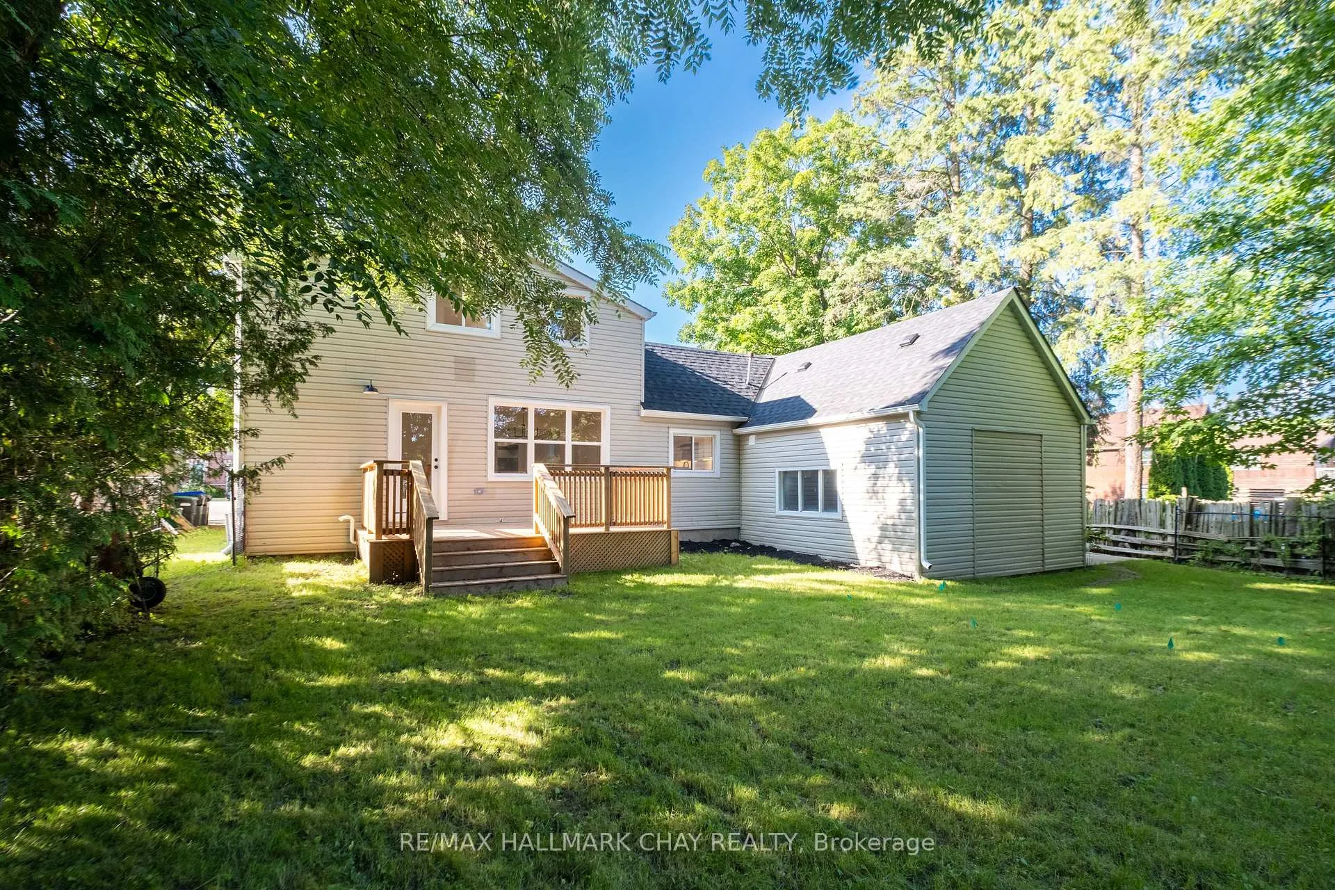 Photo 2 of 9 Mill Street W, Springwater, Hillsdale — HOMEH