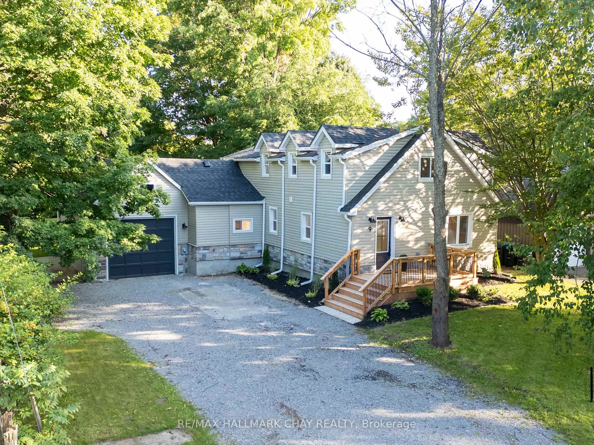 Photo 3 of 9 Mill Street W, Springwater, Hillsdale — HOMEH