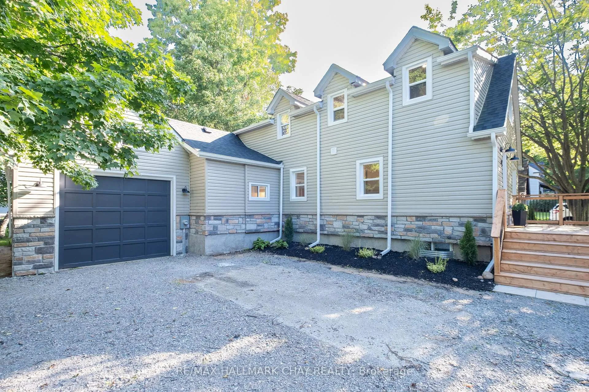 Photo 5 of 9 Mill Street W, Springwater, Hillsdale — HOMEH