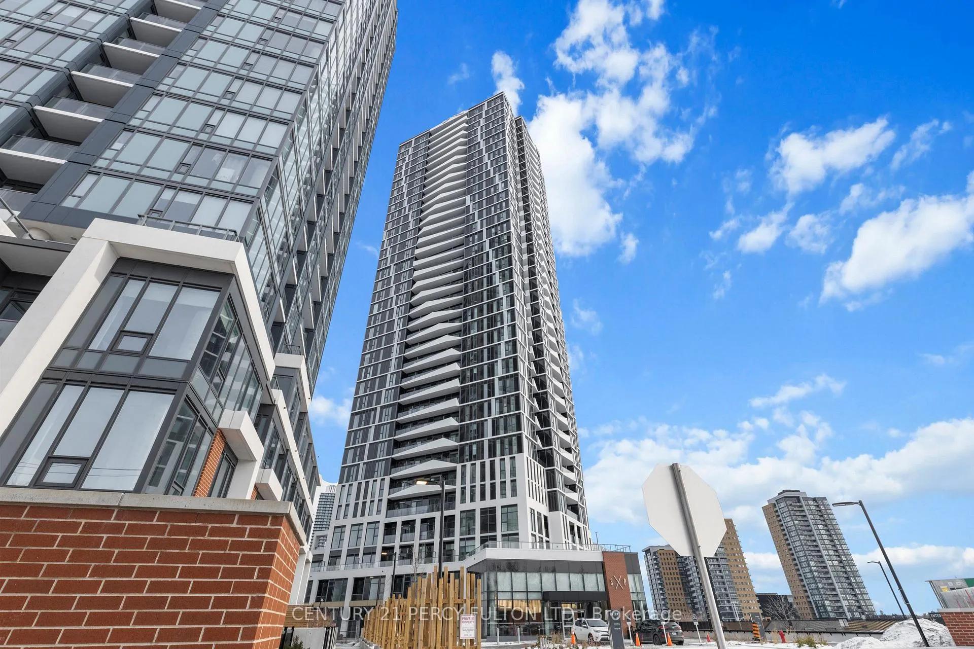 Photo 1 of Unit 607, 25 Wellington Street S, Kitchener — HOMEH