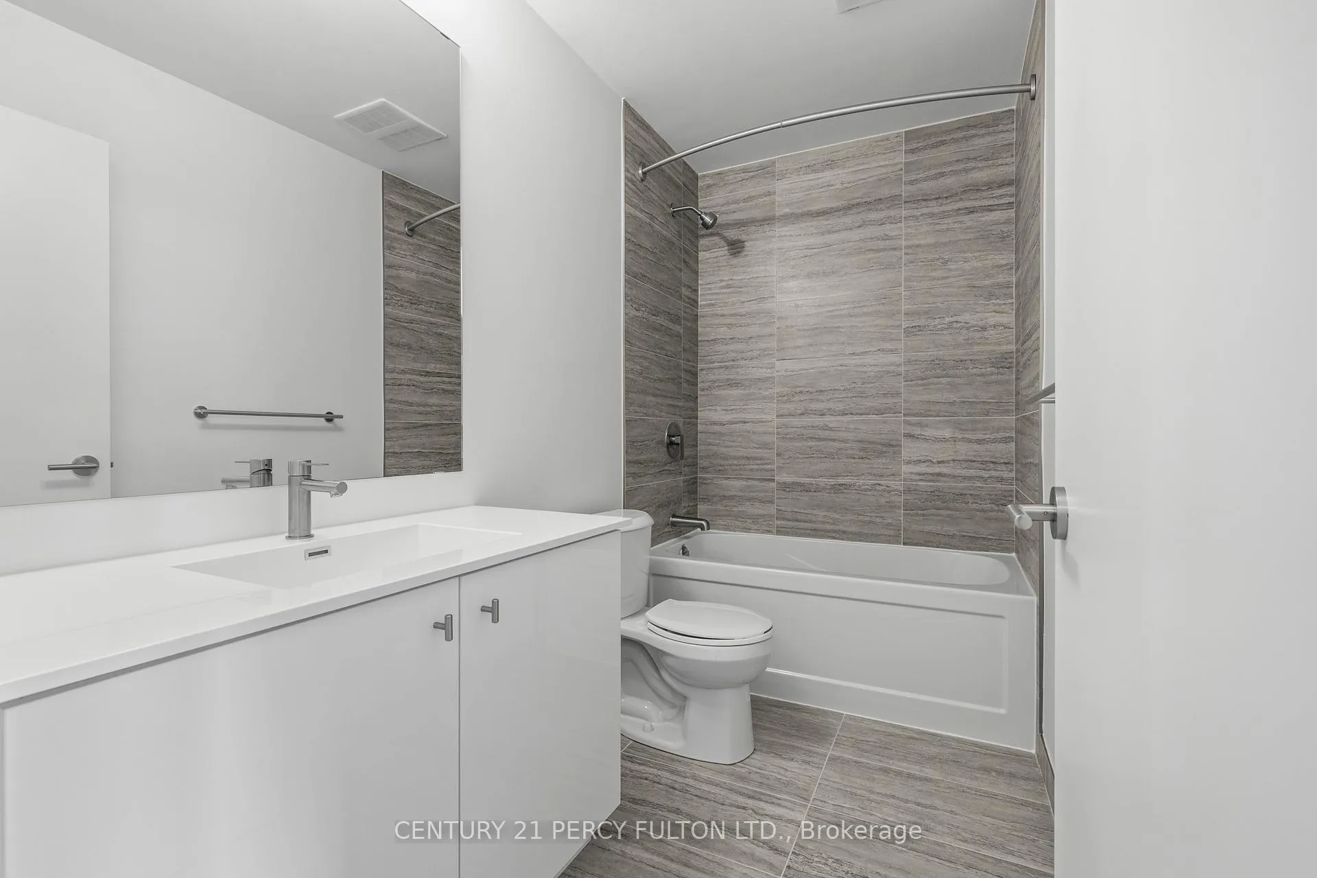 Photo 7 of Unit 607, 25 Wellington Street S, Kitchener — HOMEH