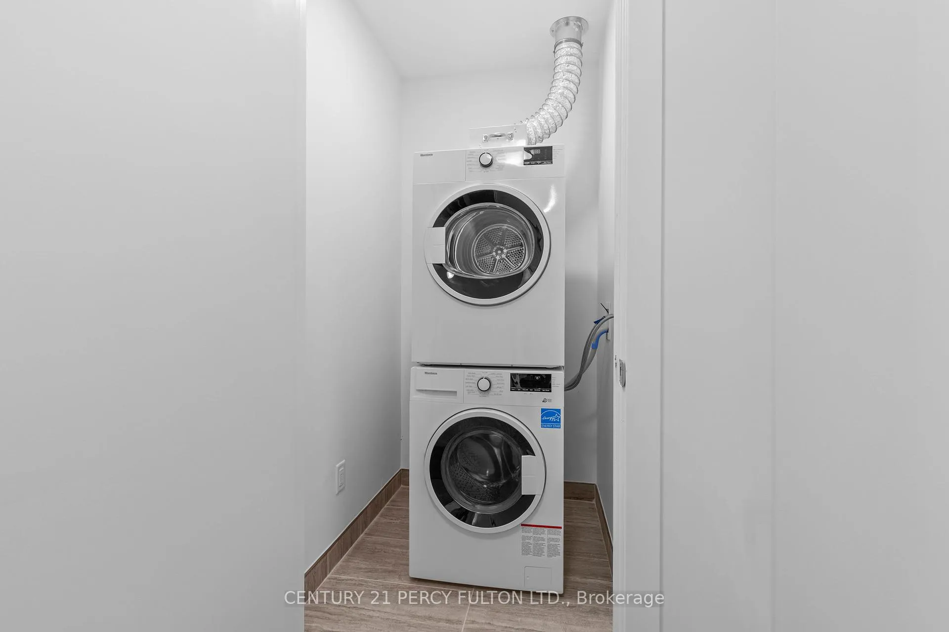 Photo 8 of Unit 607, 25 Wellington Street S, Kitchener — HOMEH