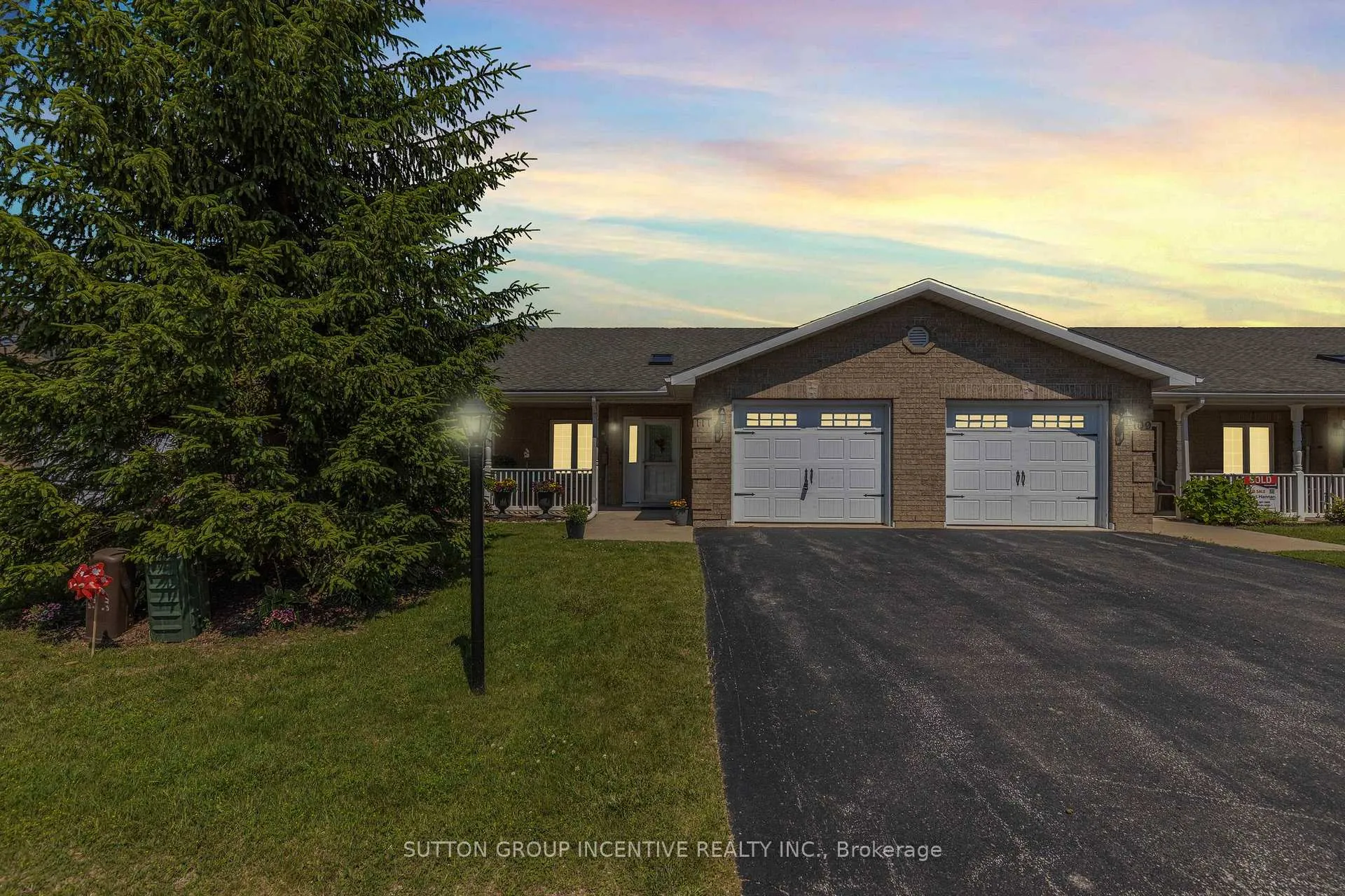 Photo 2 of 111 Meadow Lane, Wasaga Beach — HOMEH