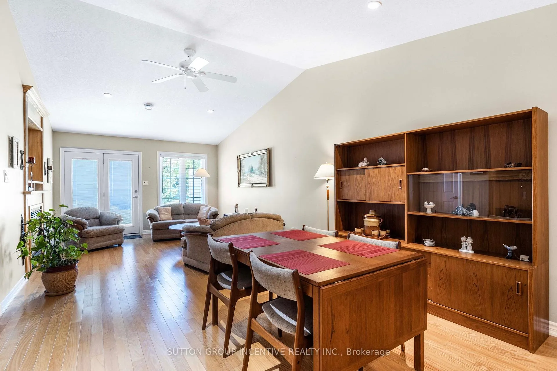 Photo 15 of 111 Meadow Lane, Wasaga Beach — HOMEH