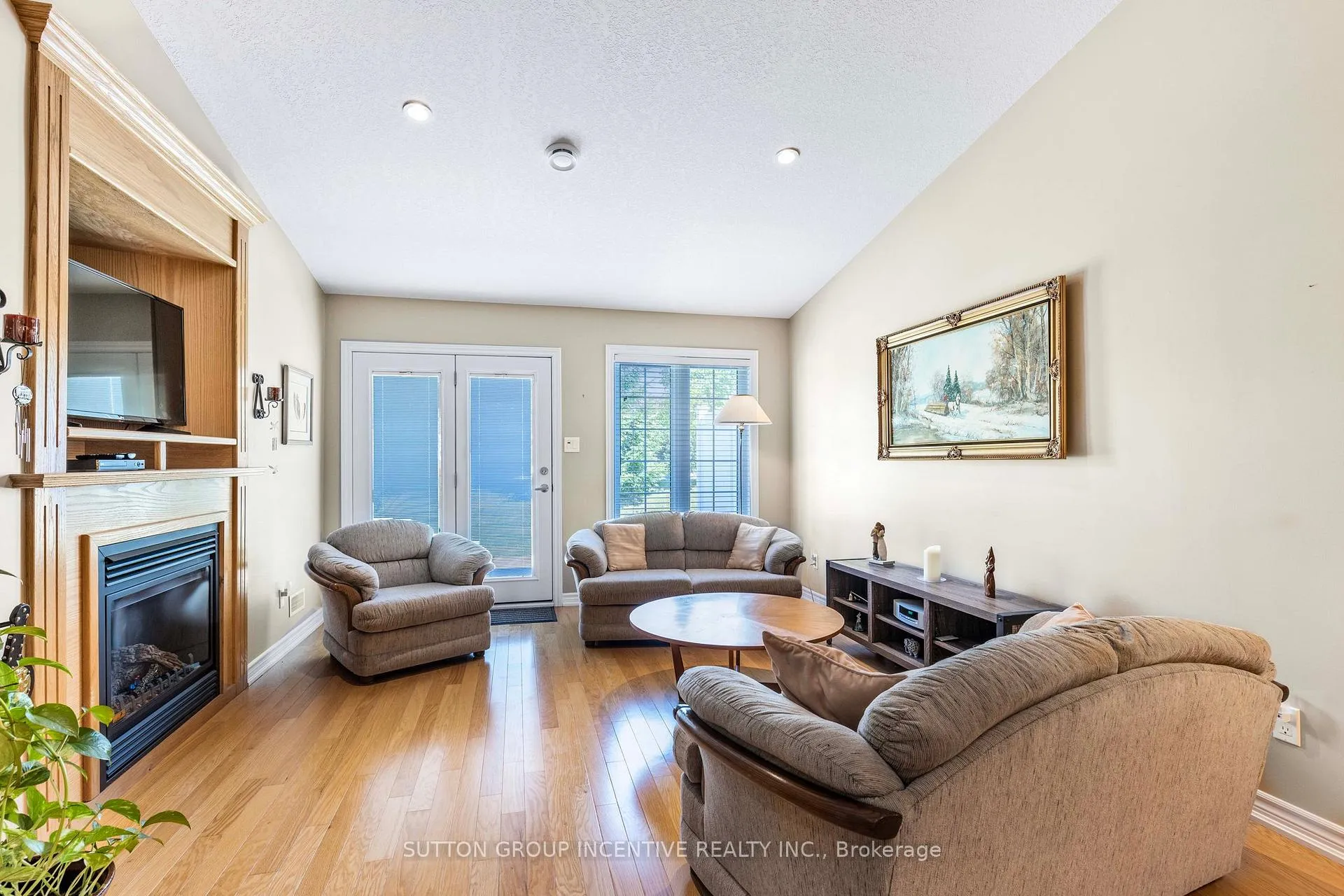 Photo 16 of 111 Meadow Lane, Wasaga Beach — HOMEH
