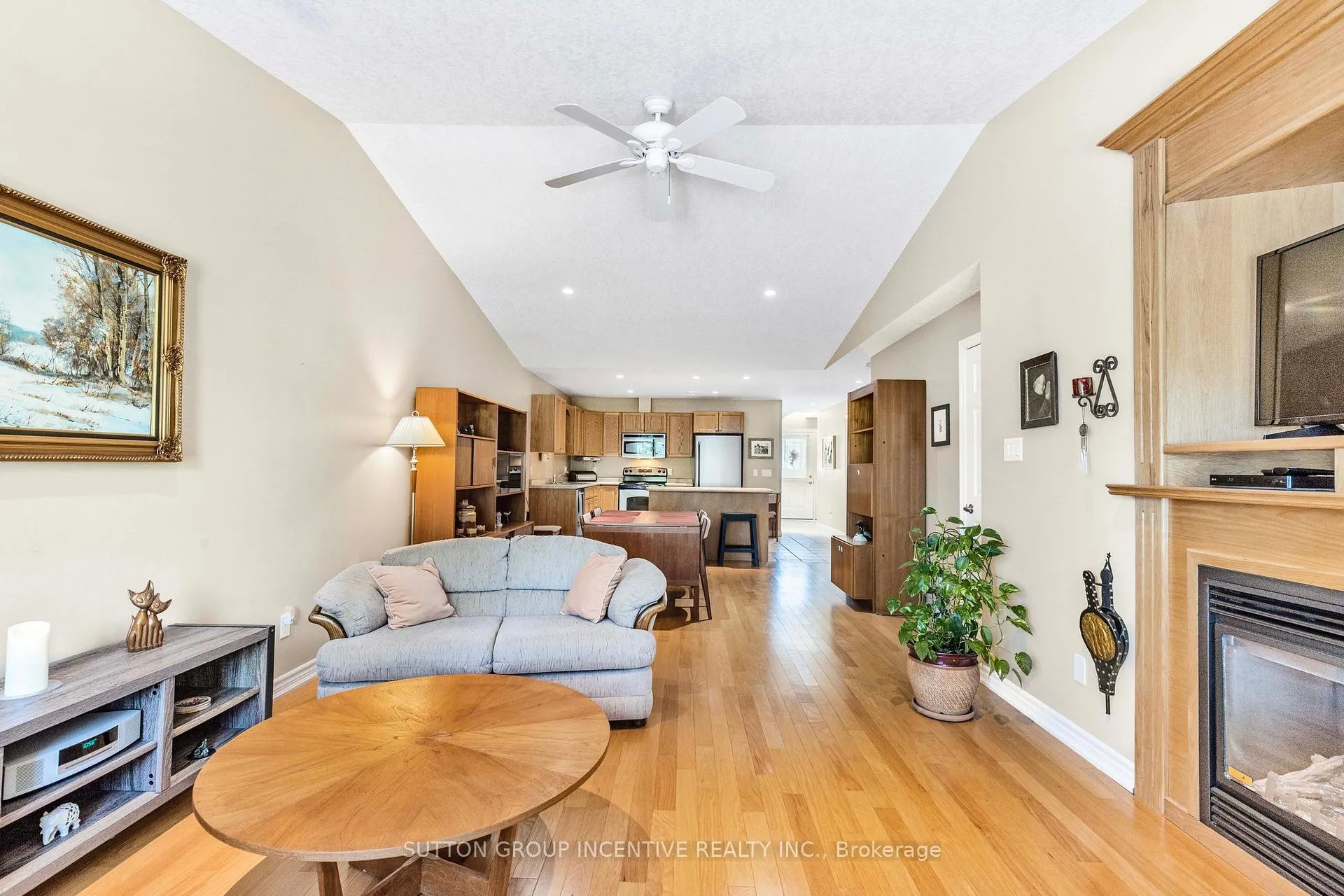 Photo 17 of 111 Meadow Lane, Wasaga Beach — HOMEH