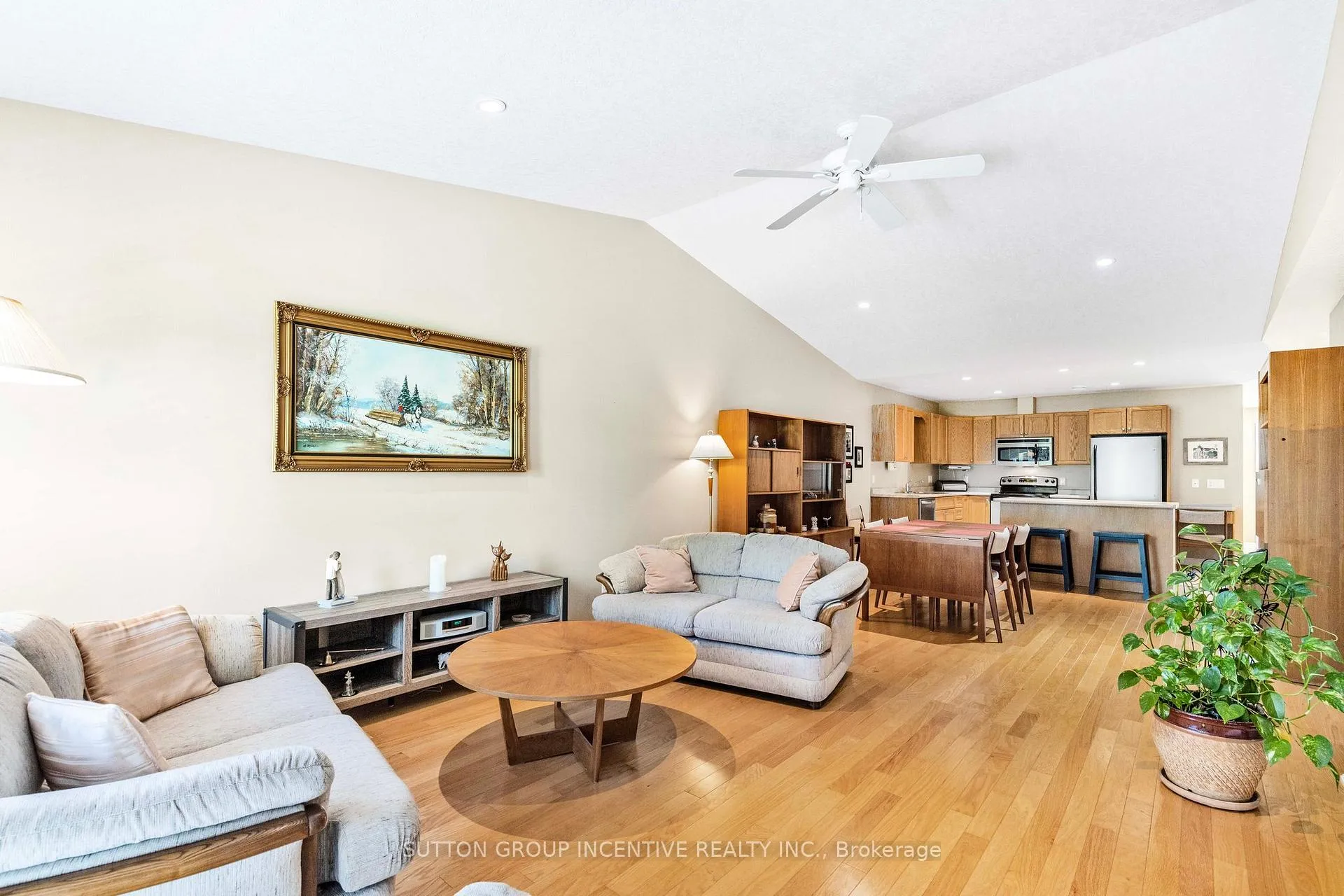 Photo 18 of 111 Meadow Lane, Wasaga Beach — HOMEH