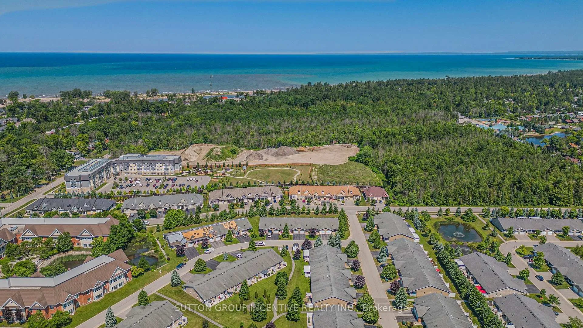 Photo 32 of 111 Meadow Lane, Wasaga Beach — HOMEH