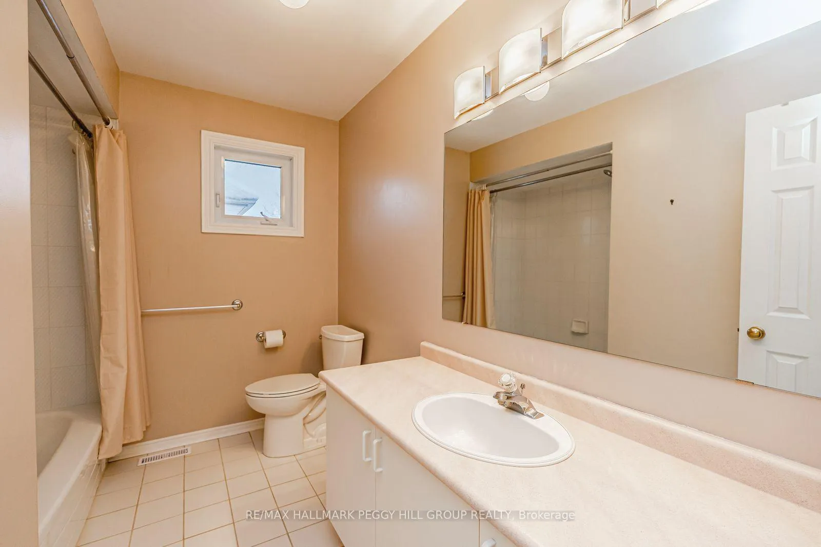 Photo 13 of 39 Grasett Crescent, Barrie, West Bayfield — HOMEH