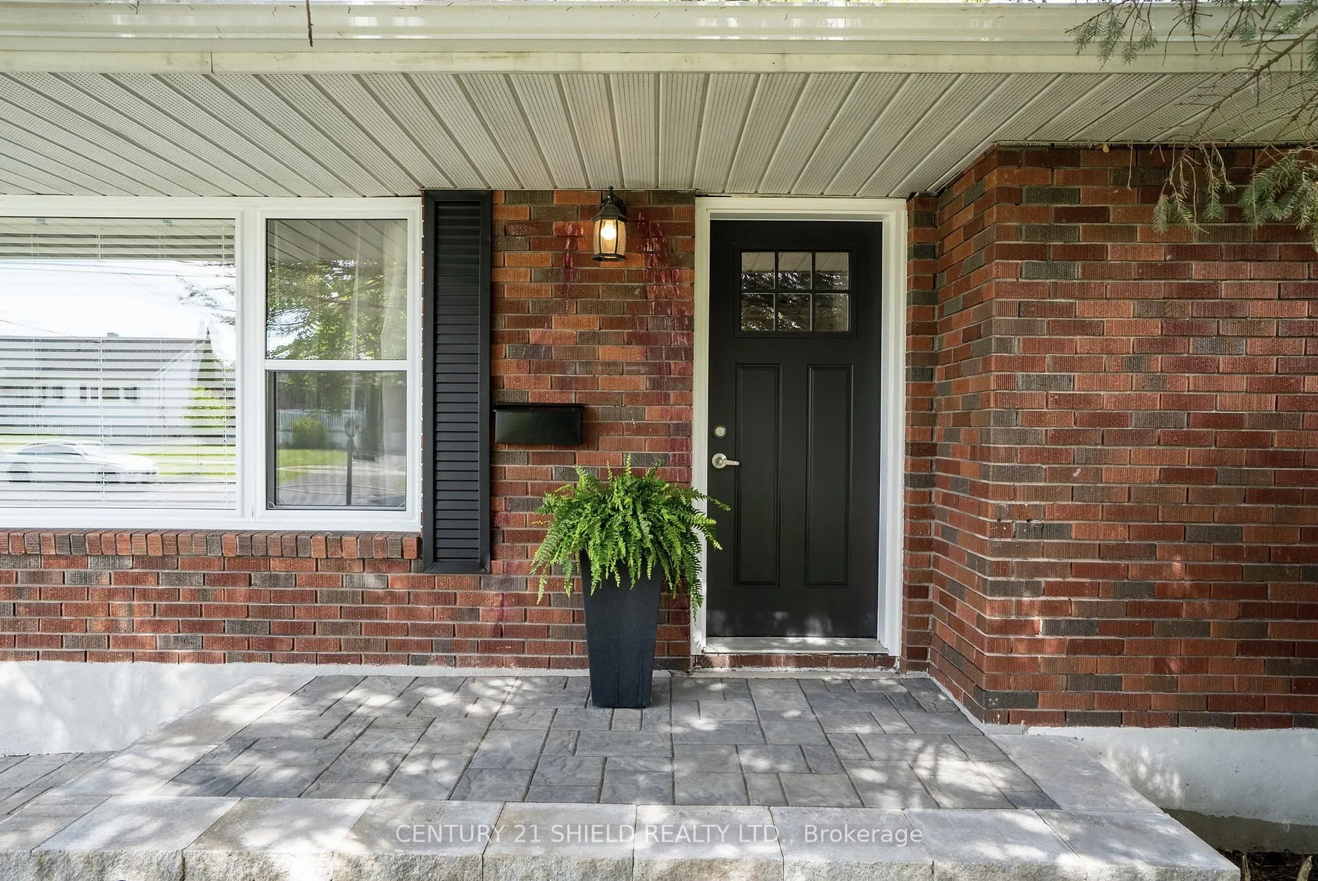 Photo 2 of 208 Anthony Street, Cornwall — HOMEH