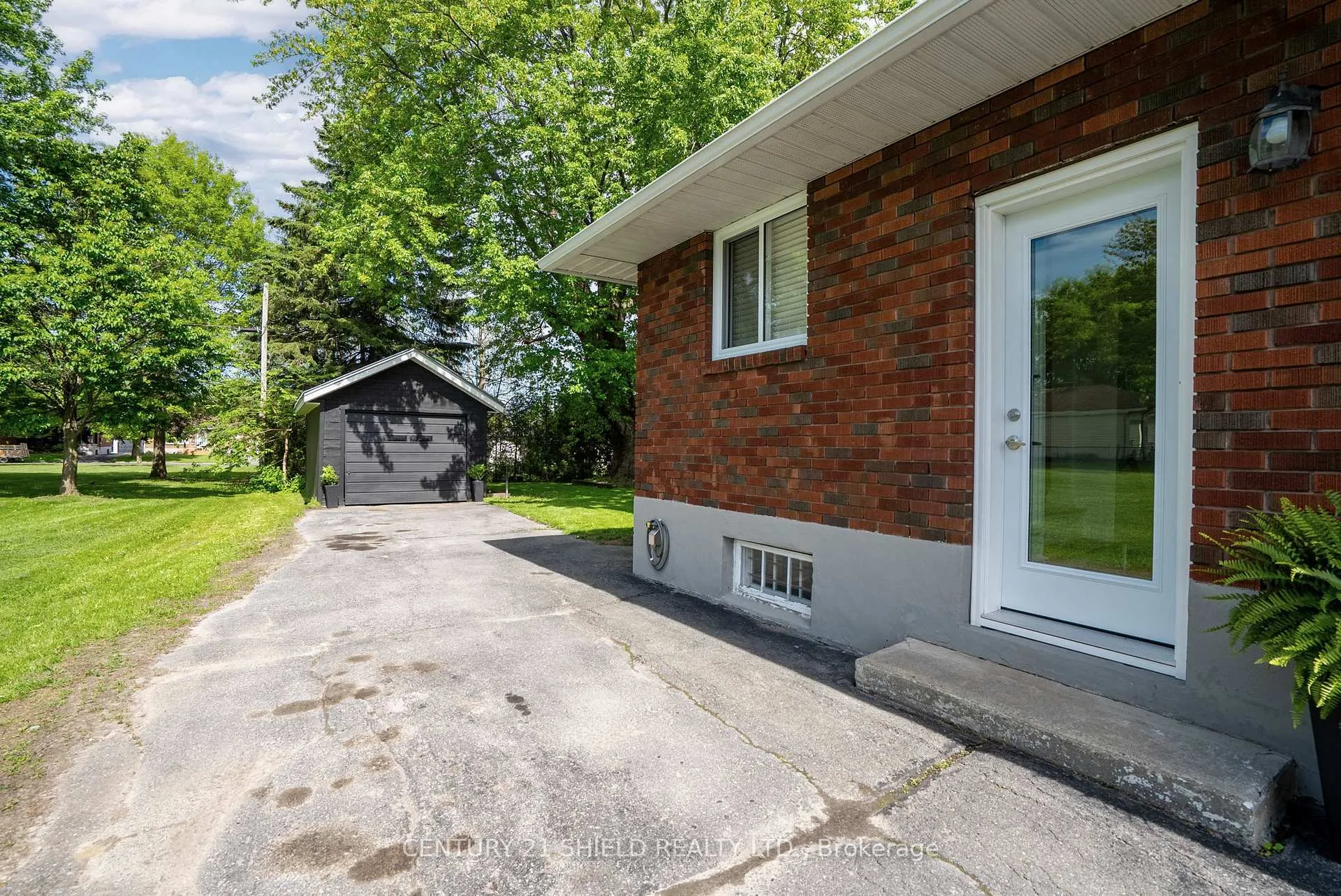Photo 4 of 208 Anthony Street, Cornwall — HOMEH
