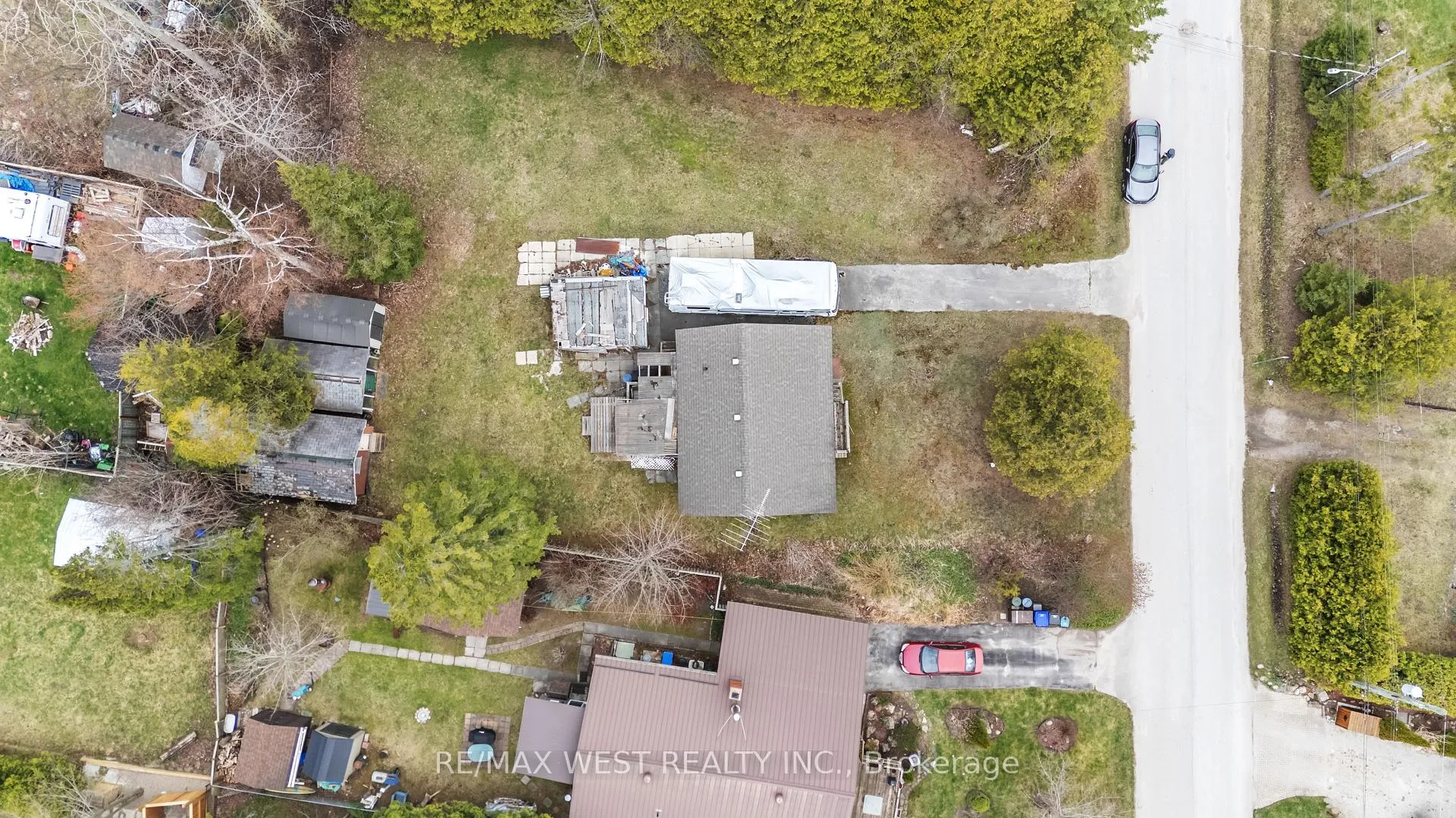 Photo 5 of 32 59th Street S, Wasaga Beach — HOMEH