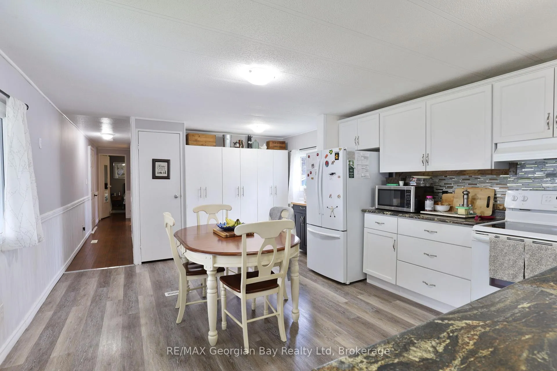 Photo 6 of 32 Northland Road, Midland — HOMEH