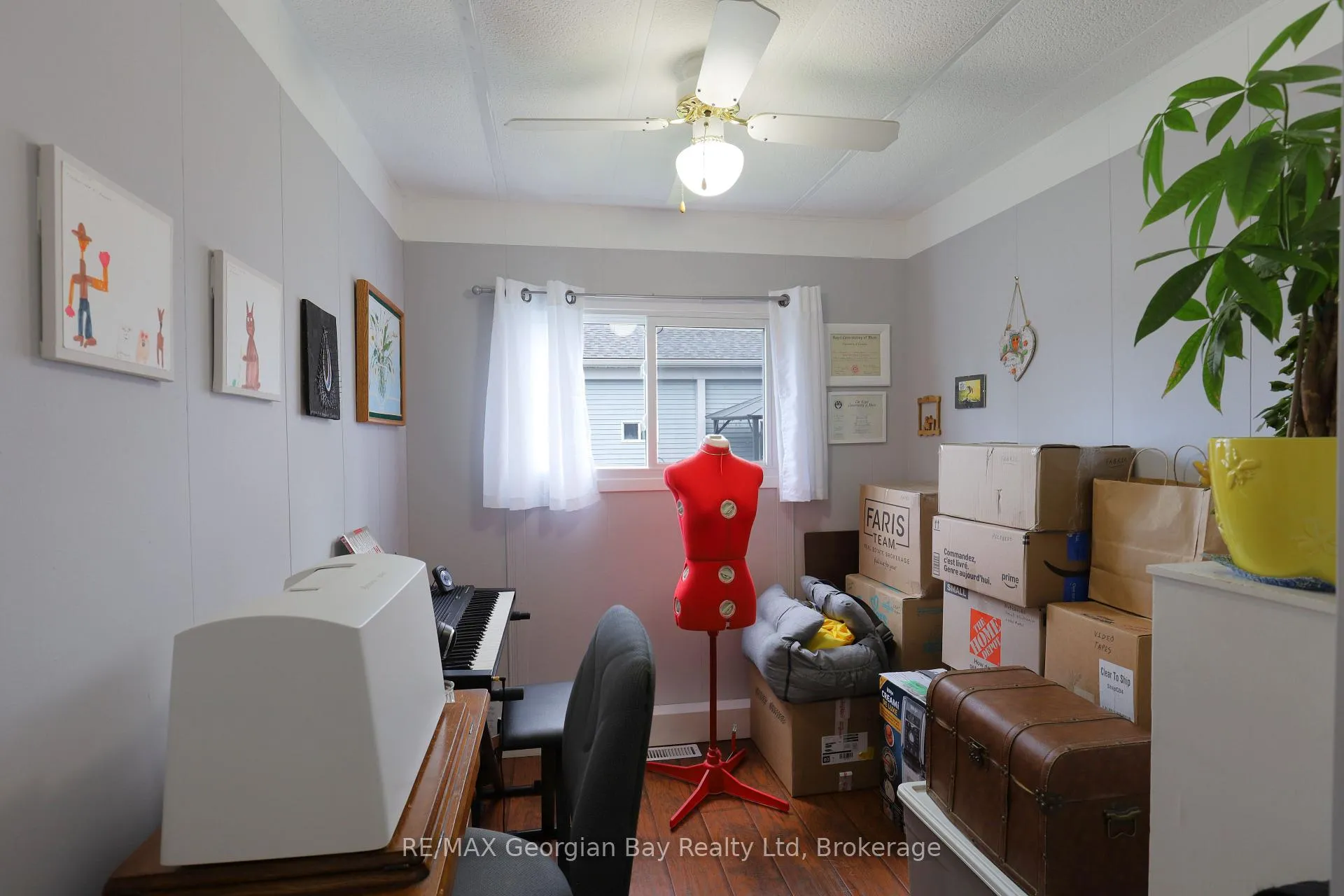 Photo 12 of 32 Northland Road, Midland — HOMEH
