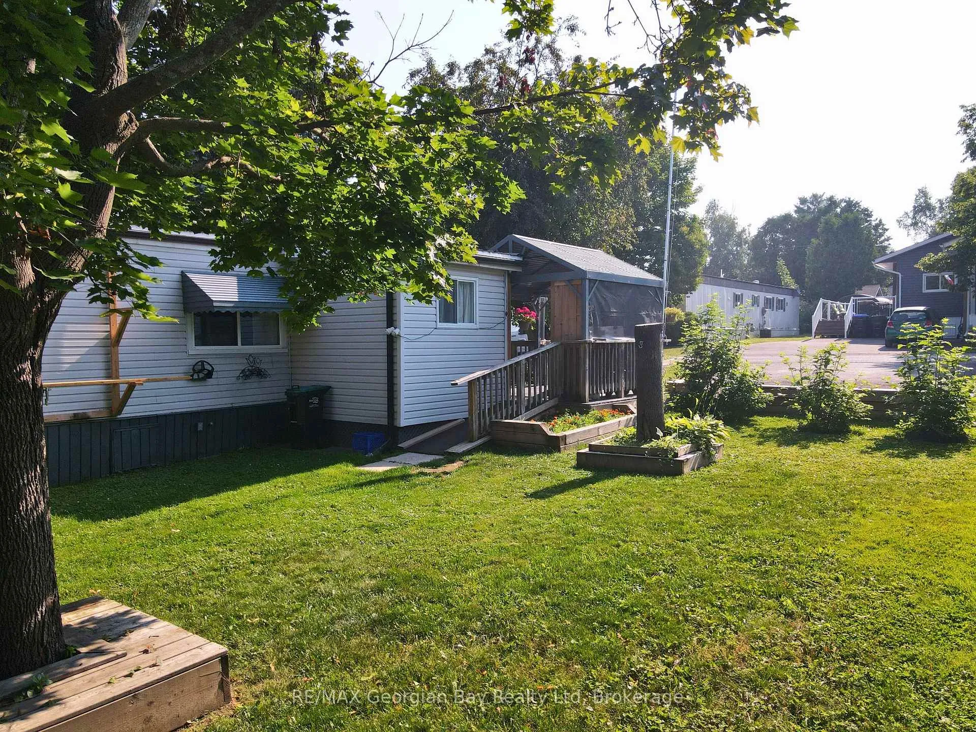 Photo 16 of 32 Northland Road, Midland — HOMEH