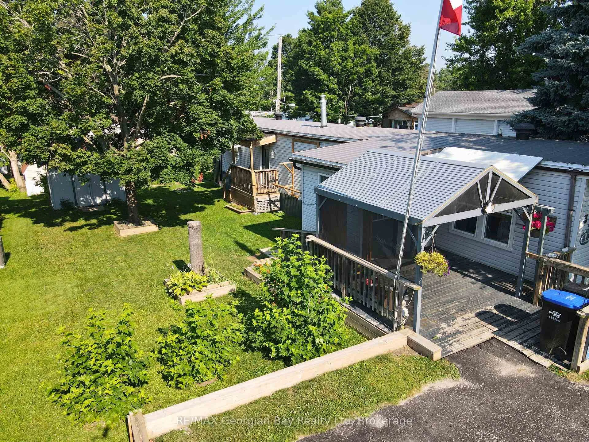 Photo 21 of 32 Northland Road, Midland — HOMEH