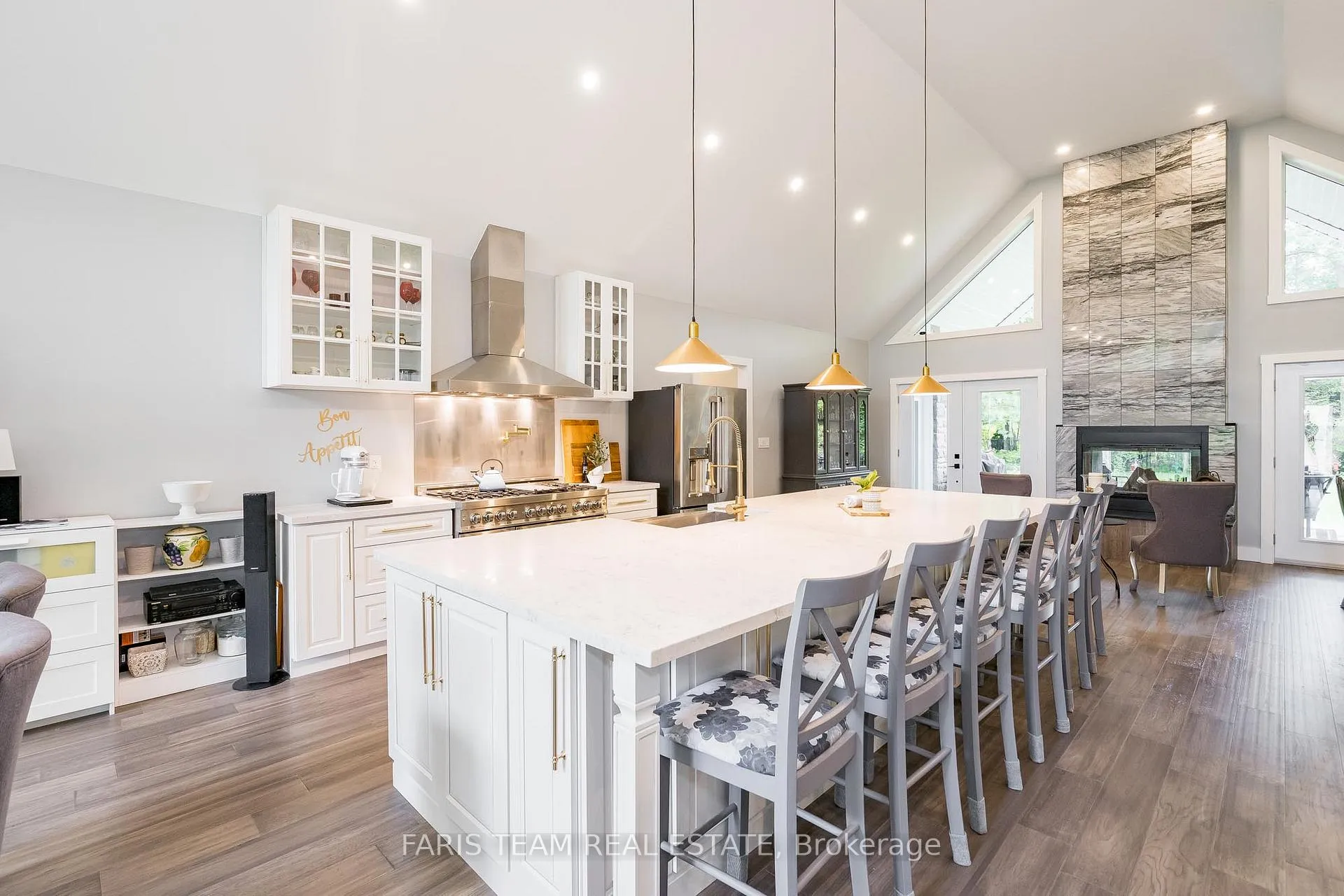 Photo 3 of 94 42nd Street S, Wasaga Beach — HOMEH