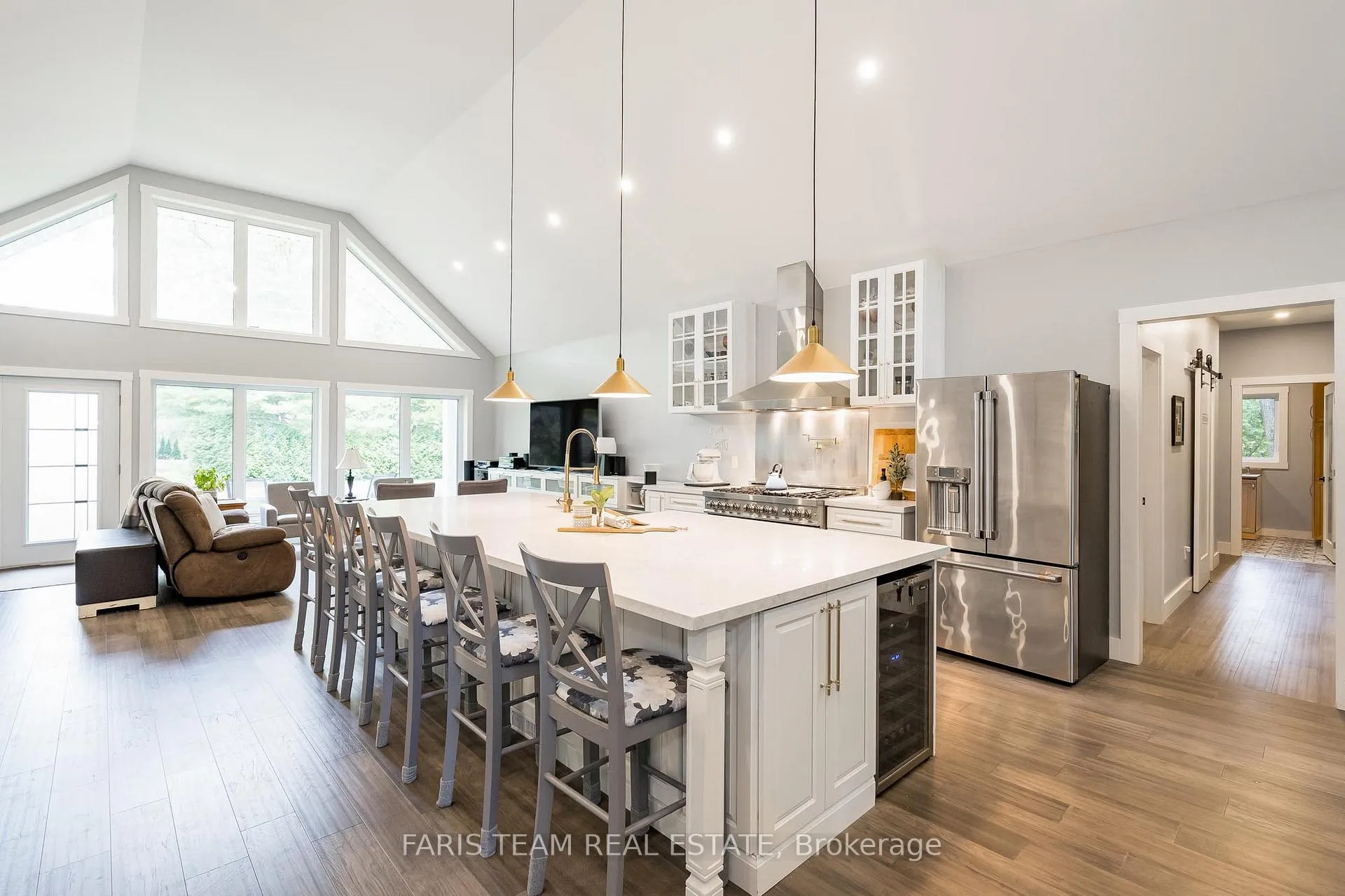 Photo 4 of 94 42nd Street S, Wasaga Beach — HOMEH