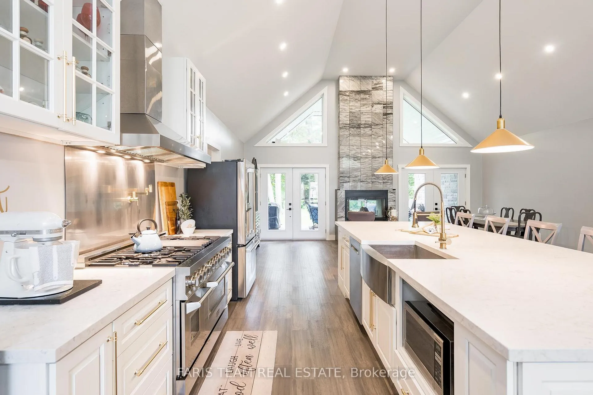 Photo 5 of 94 42nd Street S, Wasaga Beach — HOMEH