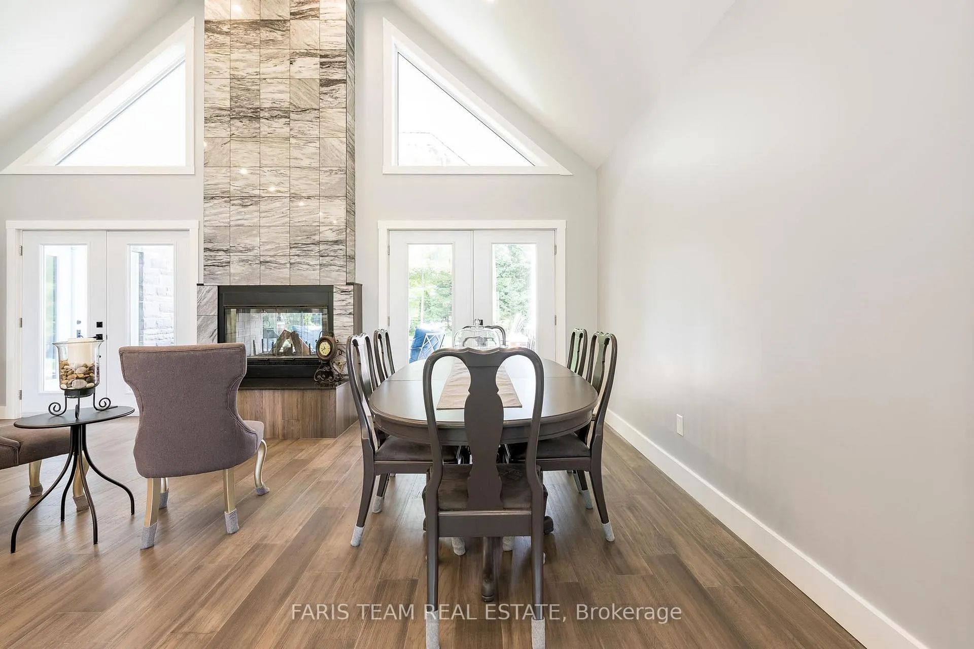 Photo 8 of 94 42nd Street S, Wasaga Beach — HOMEH
